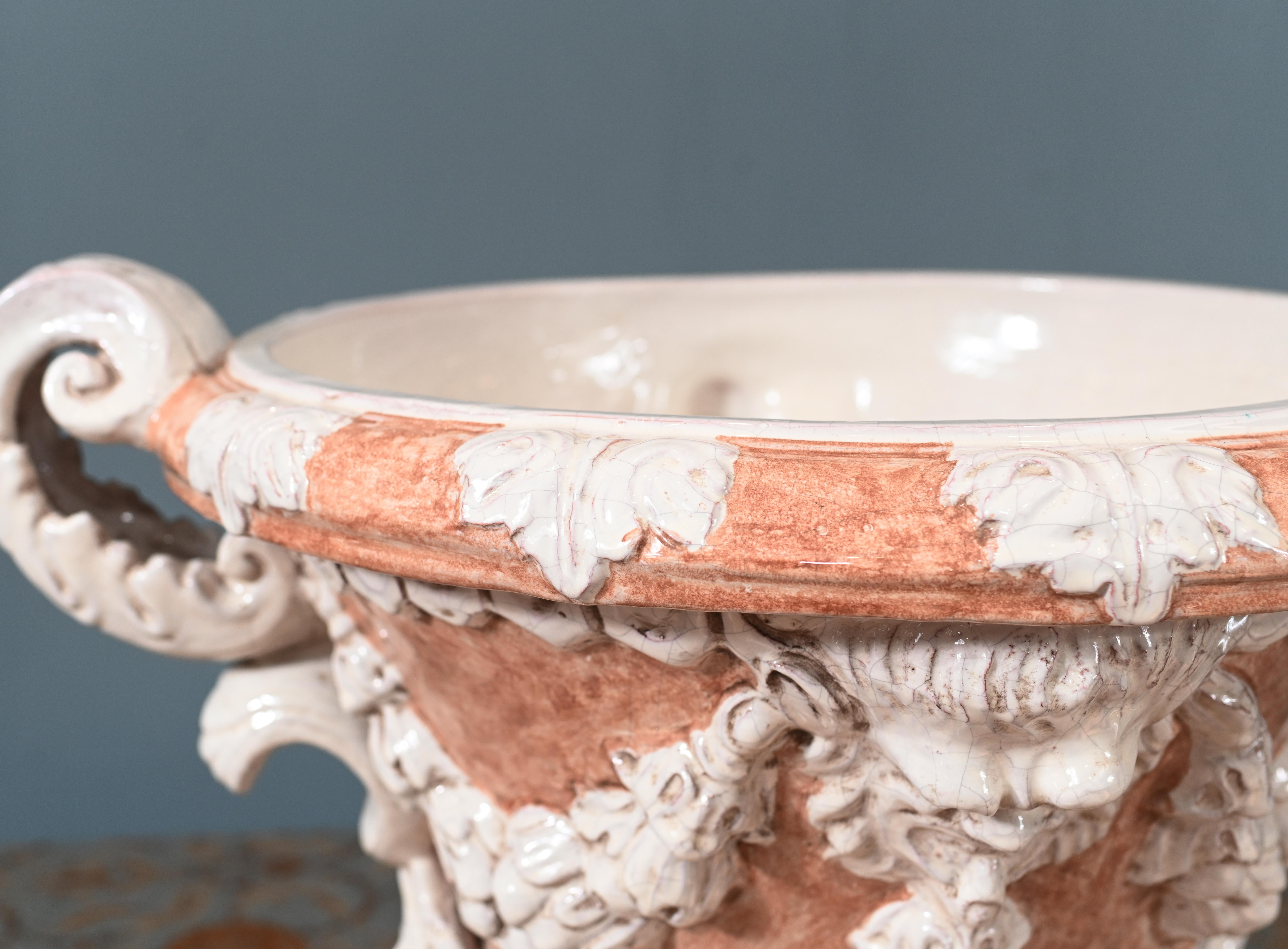 Fine XX secolo Fioriera italiana Grand Tour Urna in terracotta Jardiniere in vendita