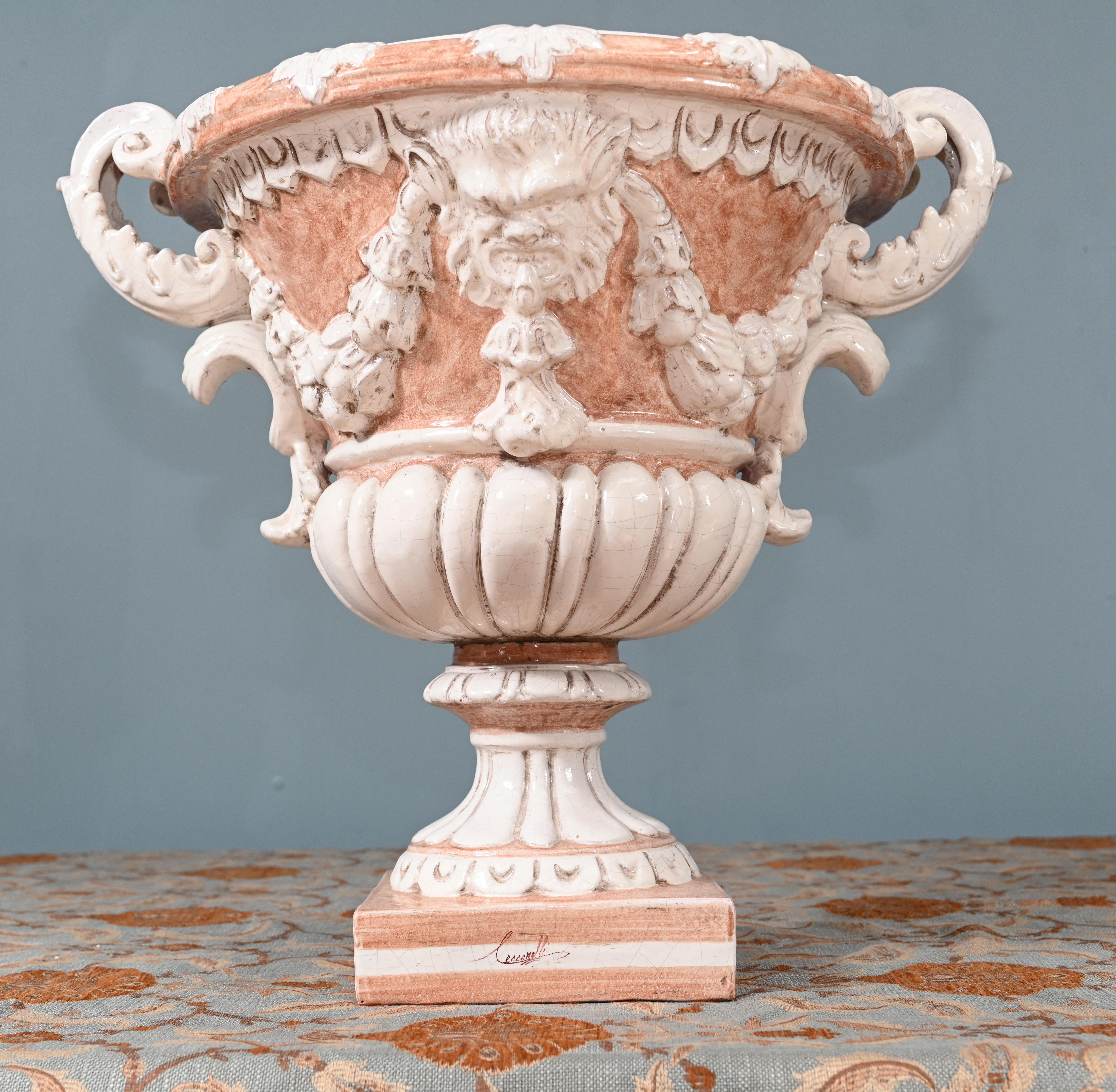 Argilla Fioriera italiana Grand Tour Urna in terracotta Jardiniere in vendita