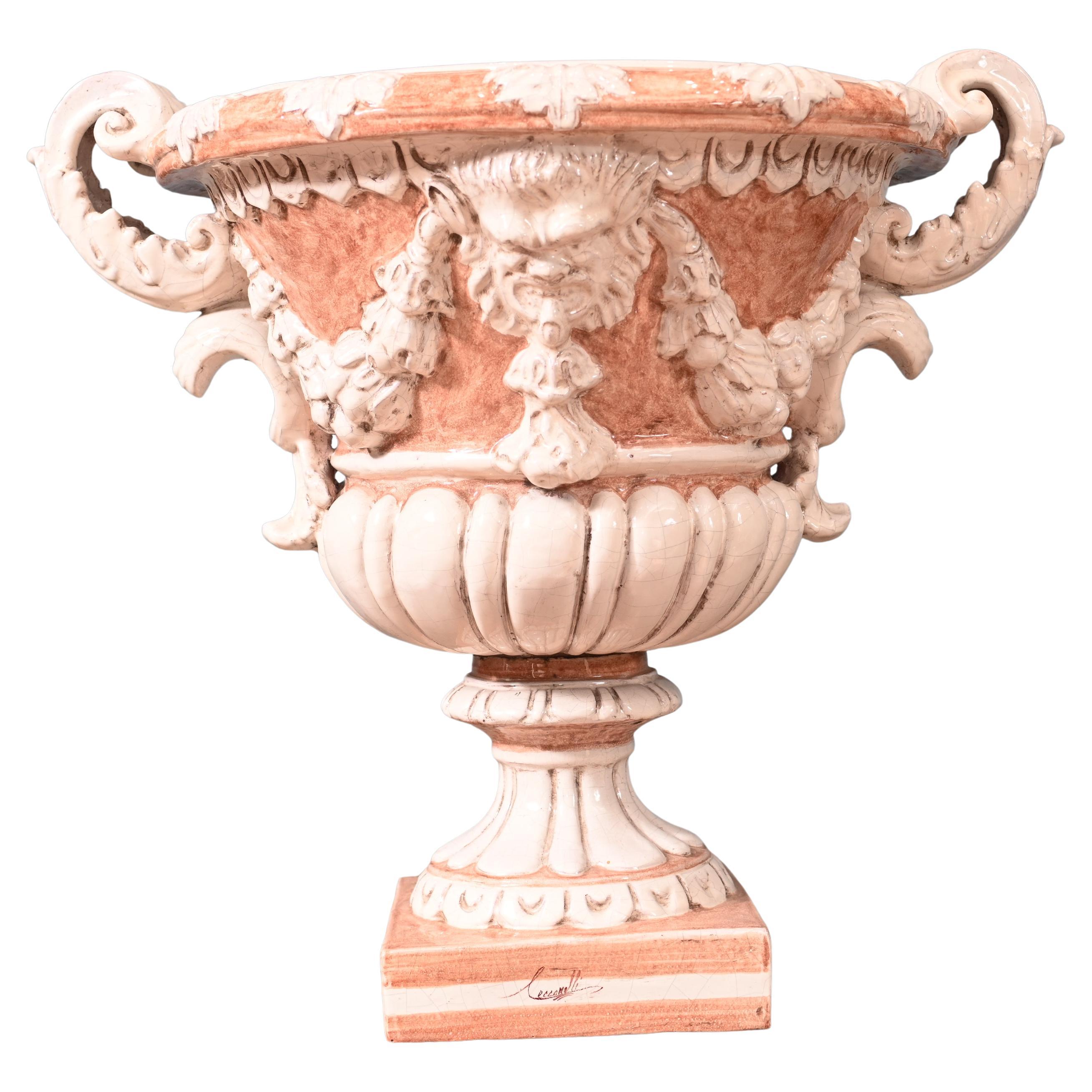 Fioriera italiana Grand Tour Urna in terracotta Jardiniere in vendita