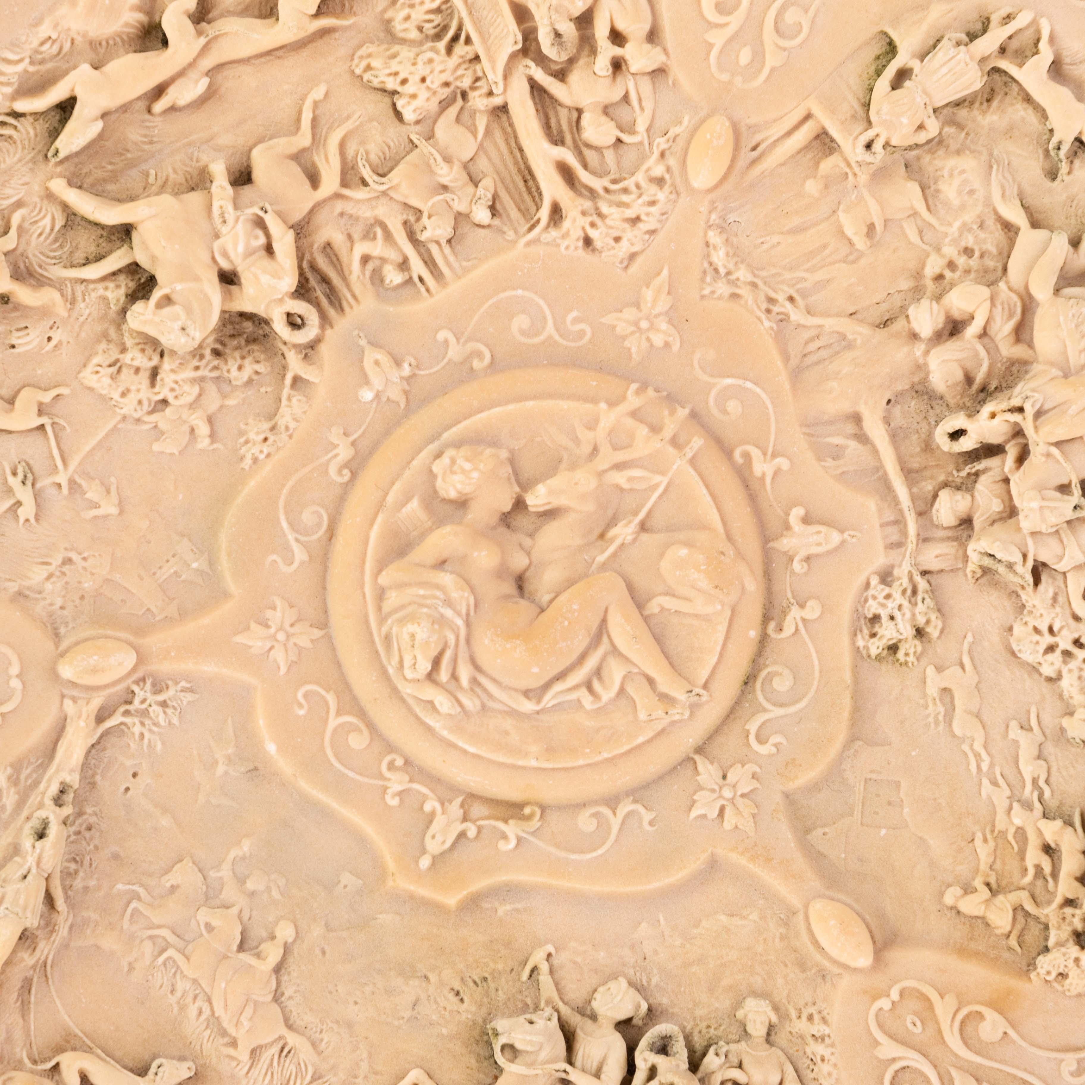 Grand Tour Lava Cameo Relief Hunting Plaque

Free international shipping

