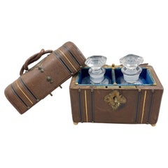 Juego de frascos de esencias de cristal con estuche de cuero Grand Tour