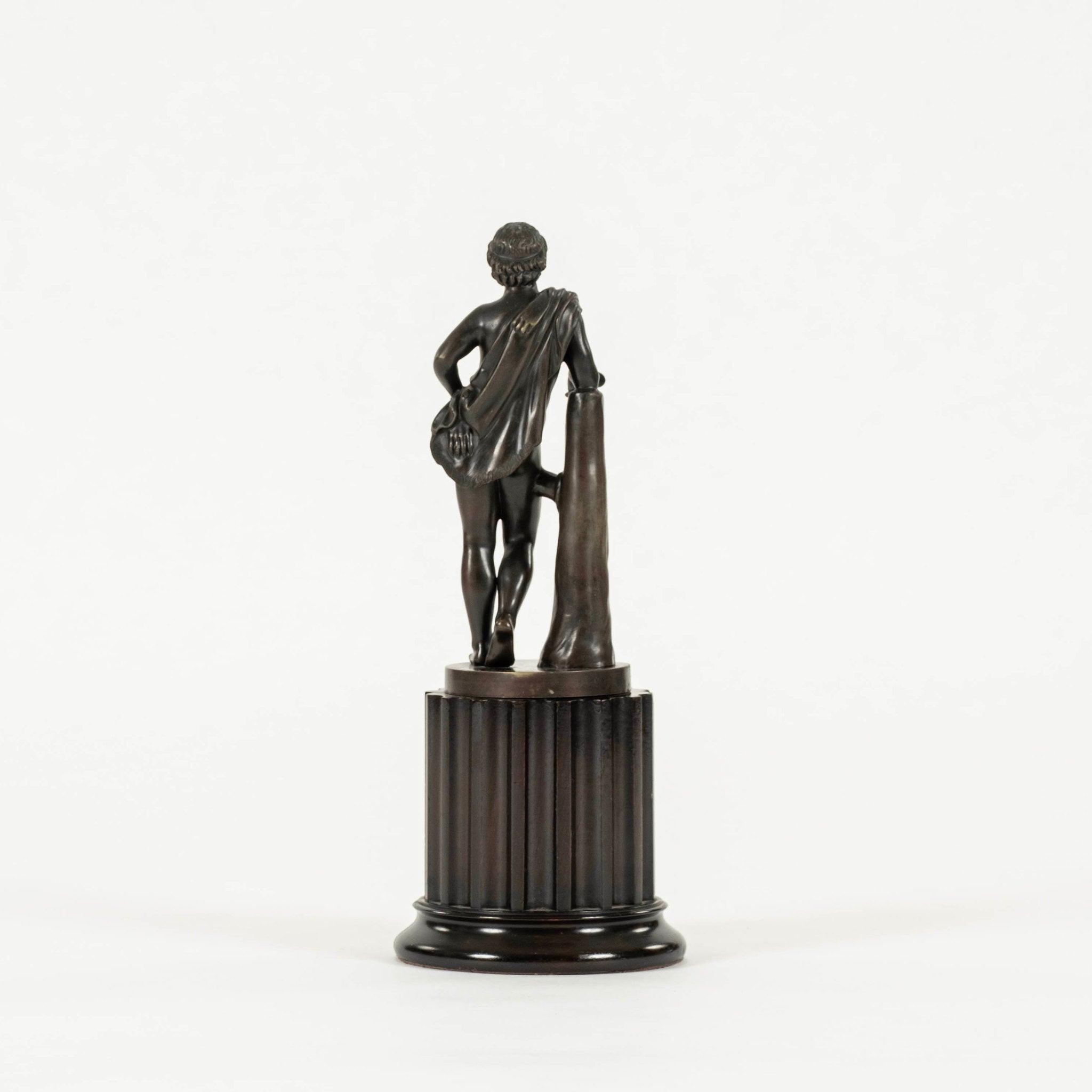 Néo-Renaissance Sculpture en bronze Grand Tour Homme nu en vente