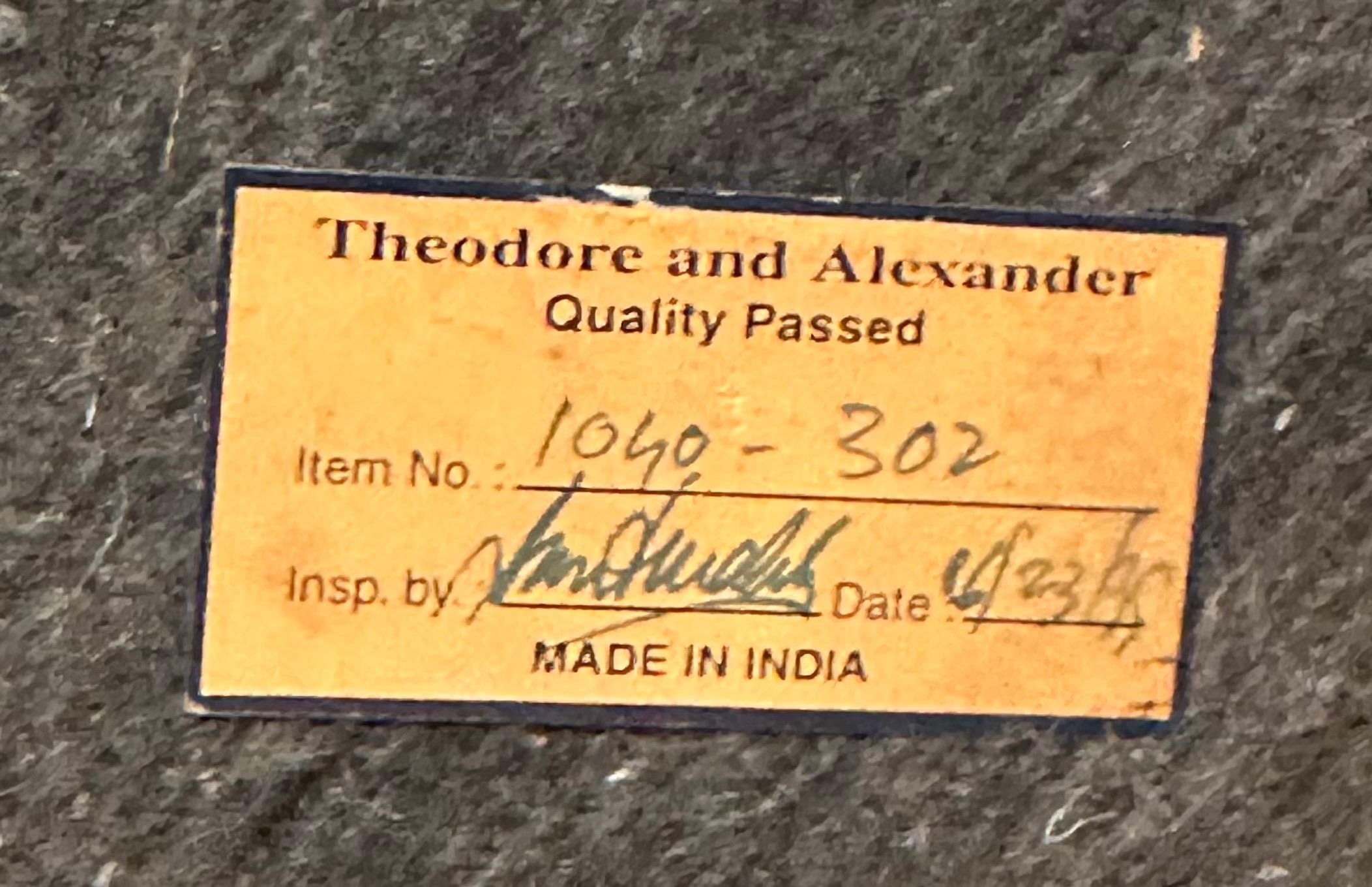 Presse-papiers Grand Tour Orbe en marbre sur base ronde par Theodore Alexander en vente 6