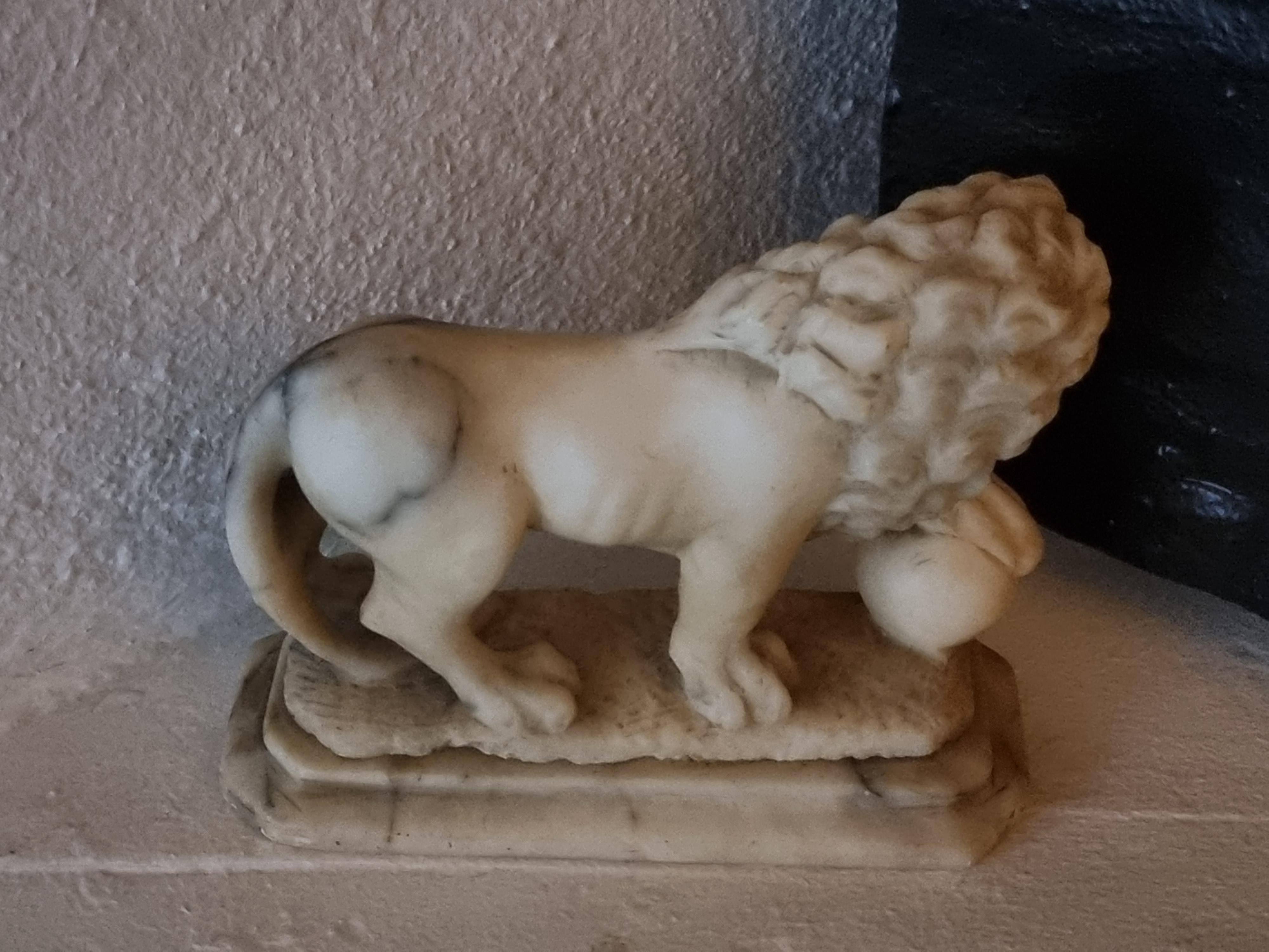 Grand Tour, Medici Lion Sculpture, Alabaster, Late 19th Century 3
