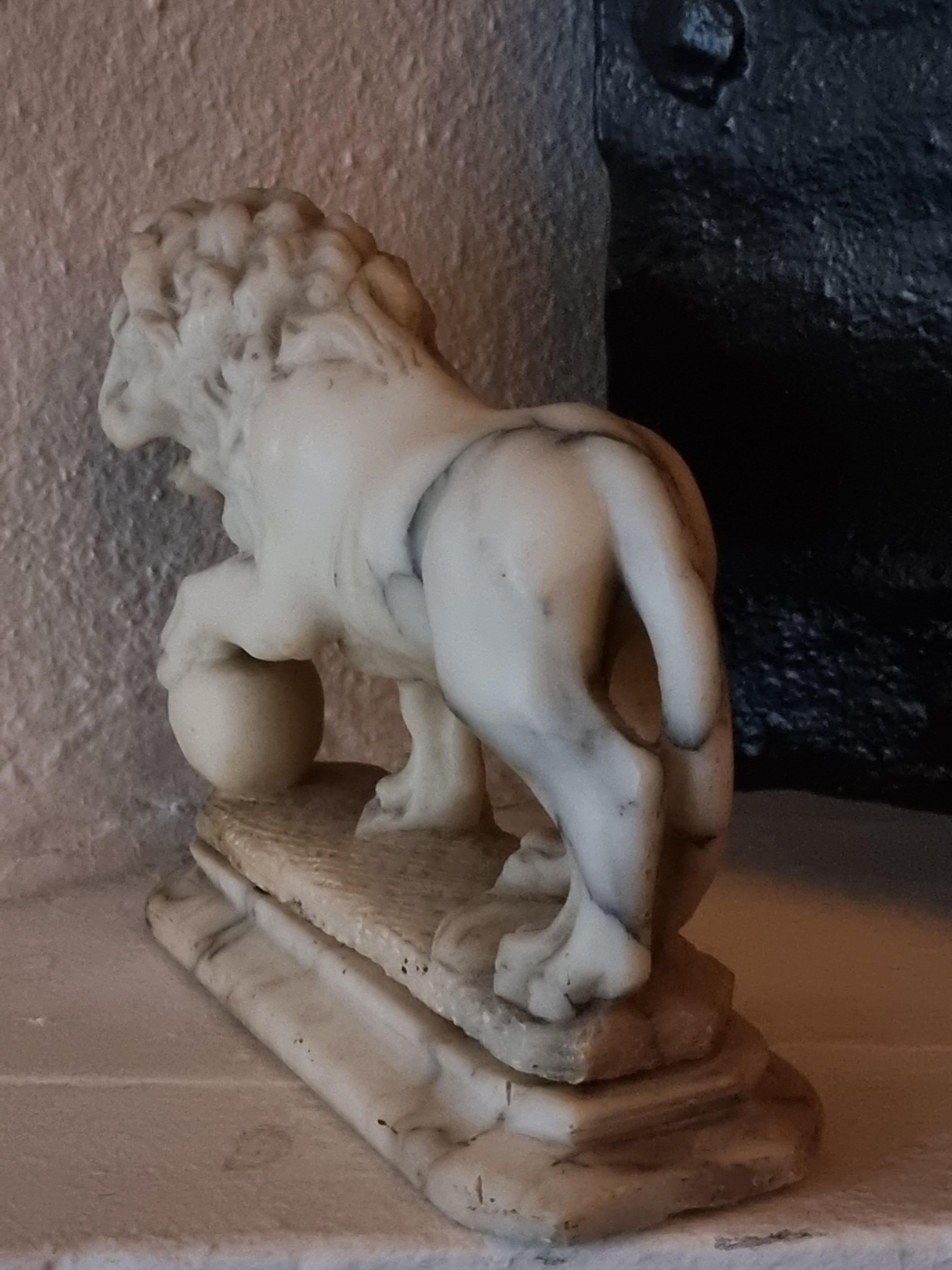 Grand Tour, Medici Lion Sculpture, Alabaster, Late 19th Century 4