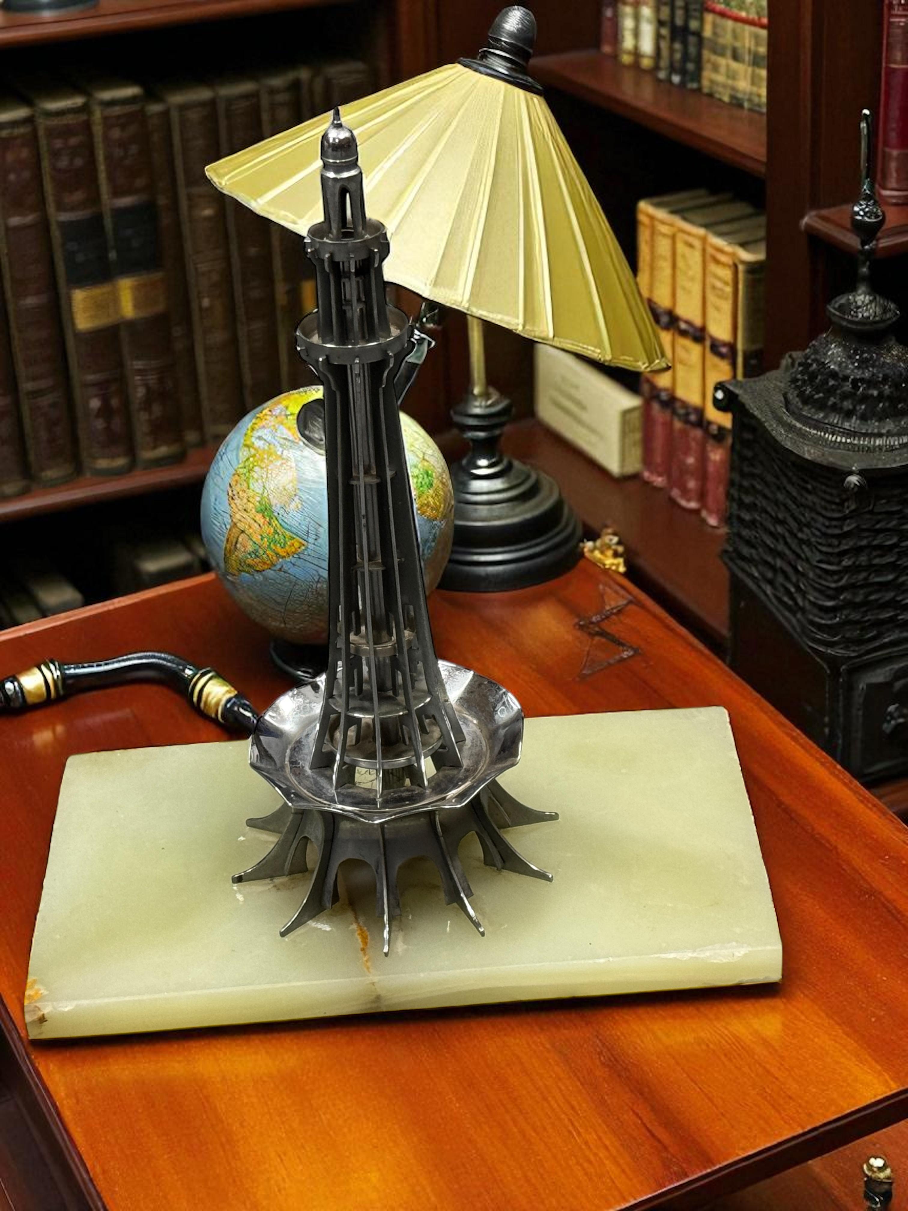 Grand Tour Minar e Pakistan Model Tower Statue Marble Base 1970s en vente 9