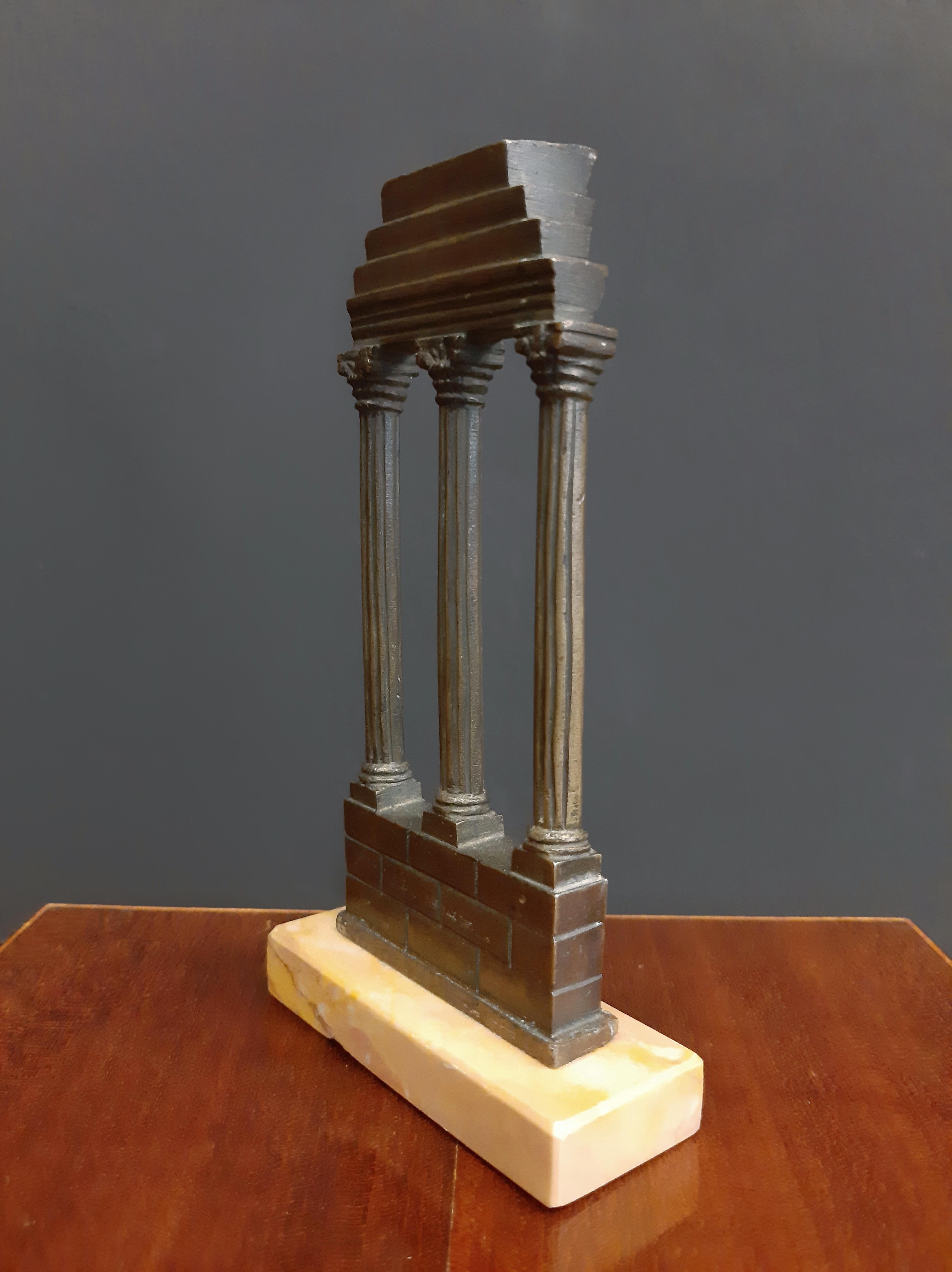 Marquette of the temple of Castor and Pollux 
Bronze with marble base 
19th century  
13.2 x 7.2 x 2.7 cm 
Base: 1.2 cm high