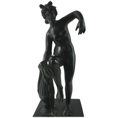 Grand Tour Neoclassical Bronze Figure of Venus at the Bath, circa 1800