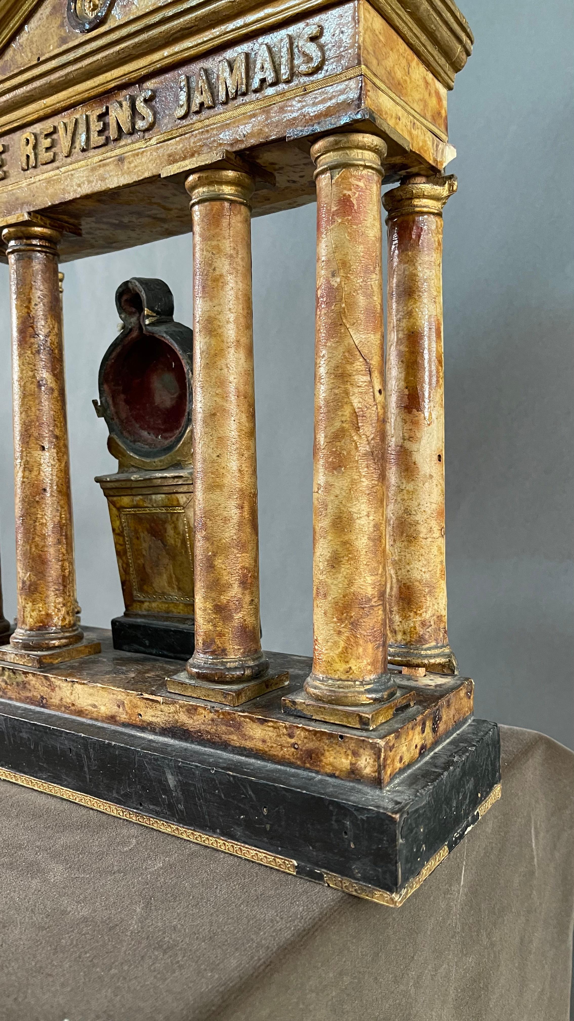 Grand Tour Neoklassizistischer Tempel aus Kunstmarmor im Zustand „Starke Gebrauchsspuren“ im Angebot in Roma, IT