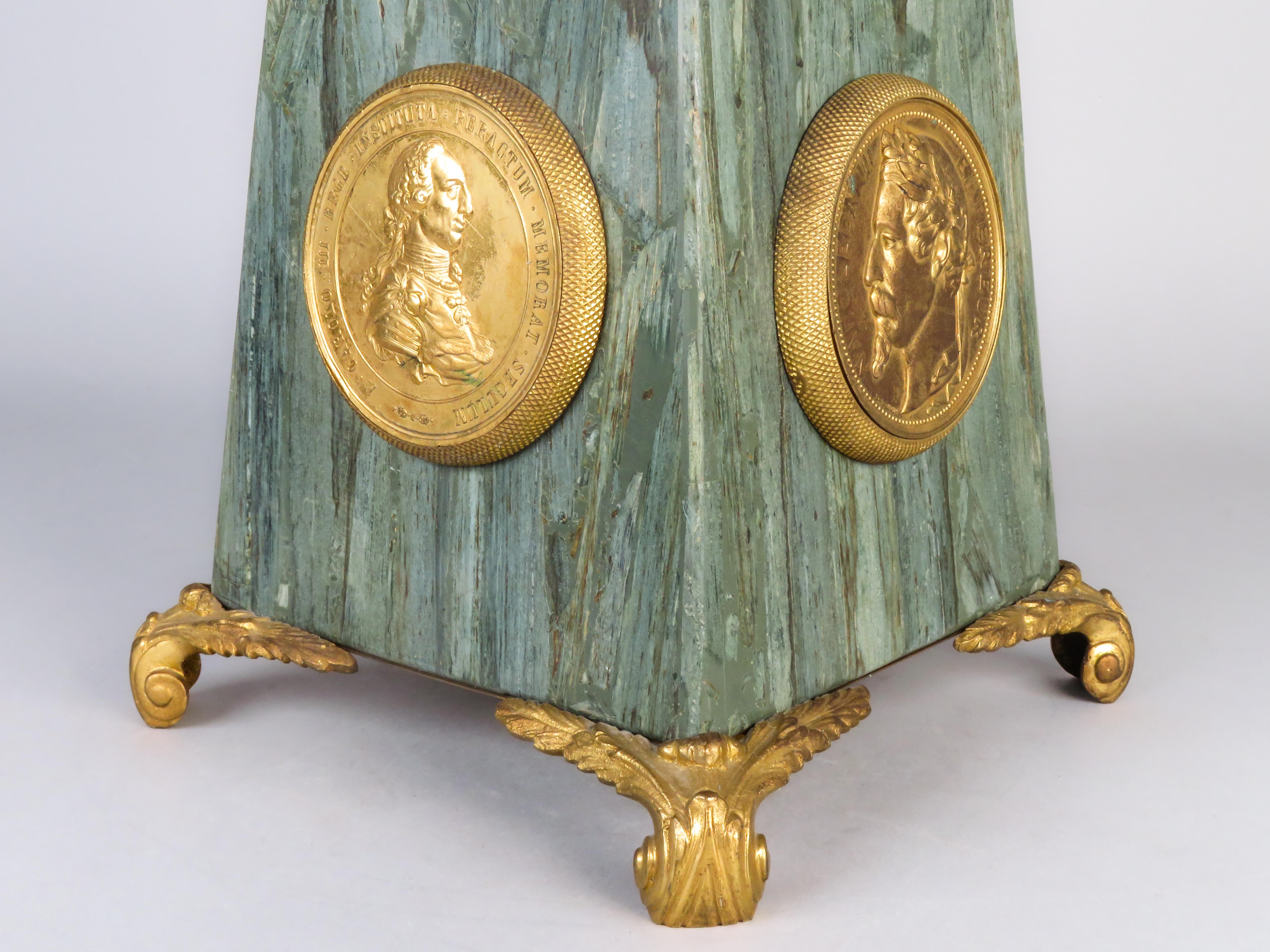 Grand Tour obelisk in marble and gilt bronze topped with a glass sphere For Sale 1
