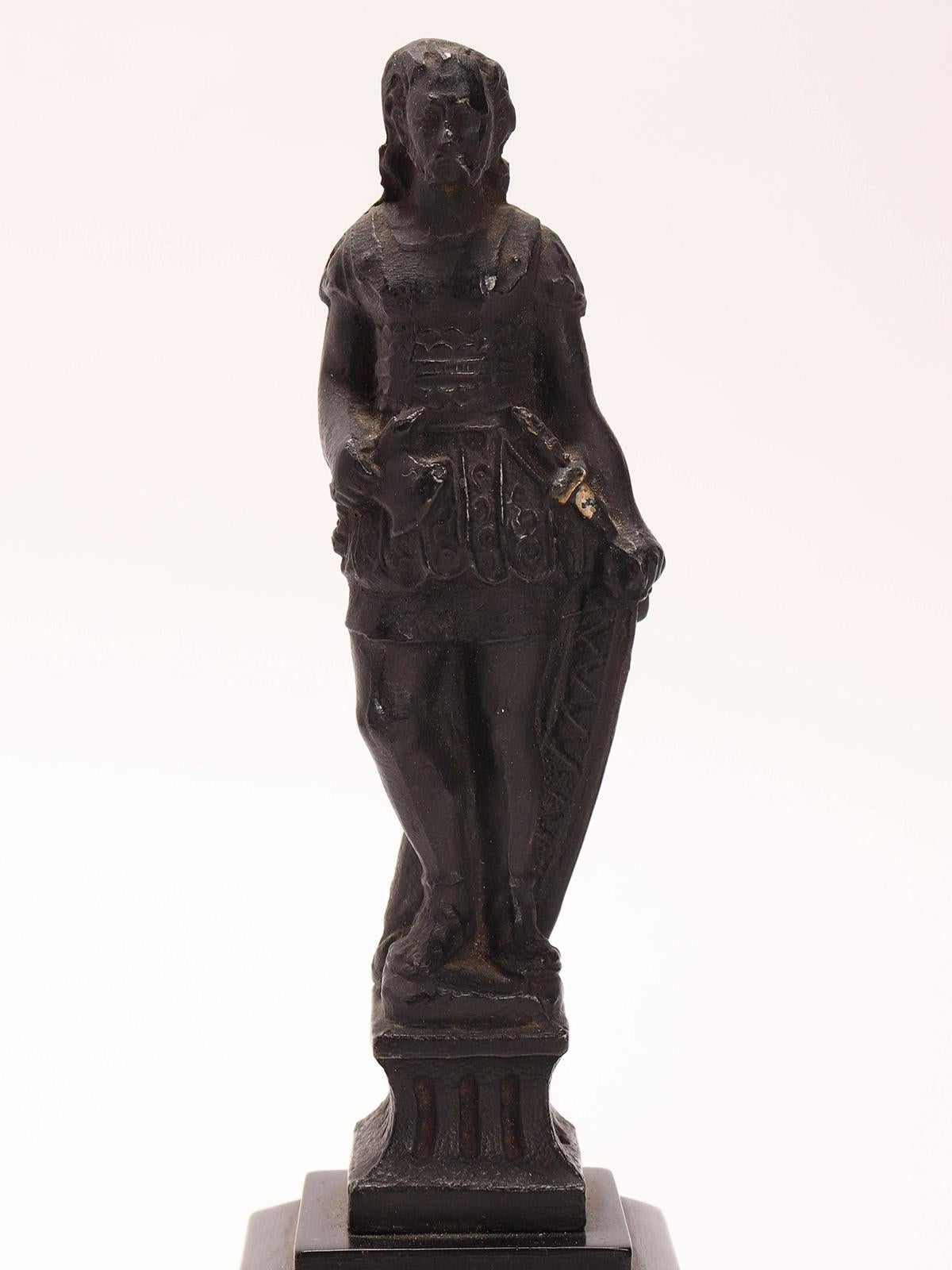 Objet Grand Tour : deux sculptures en métal sur bases en bois, Italie 1870. Bon état - En vente à Milan, IT