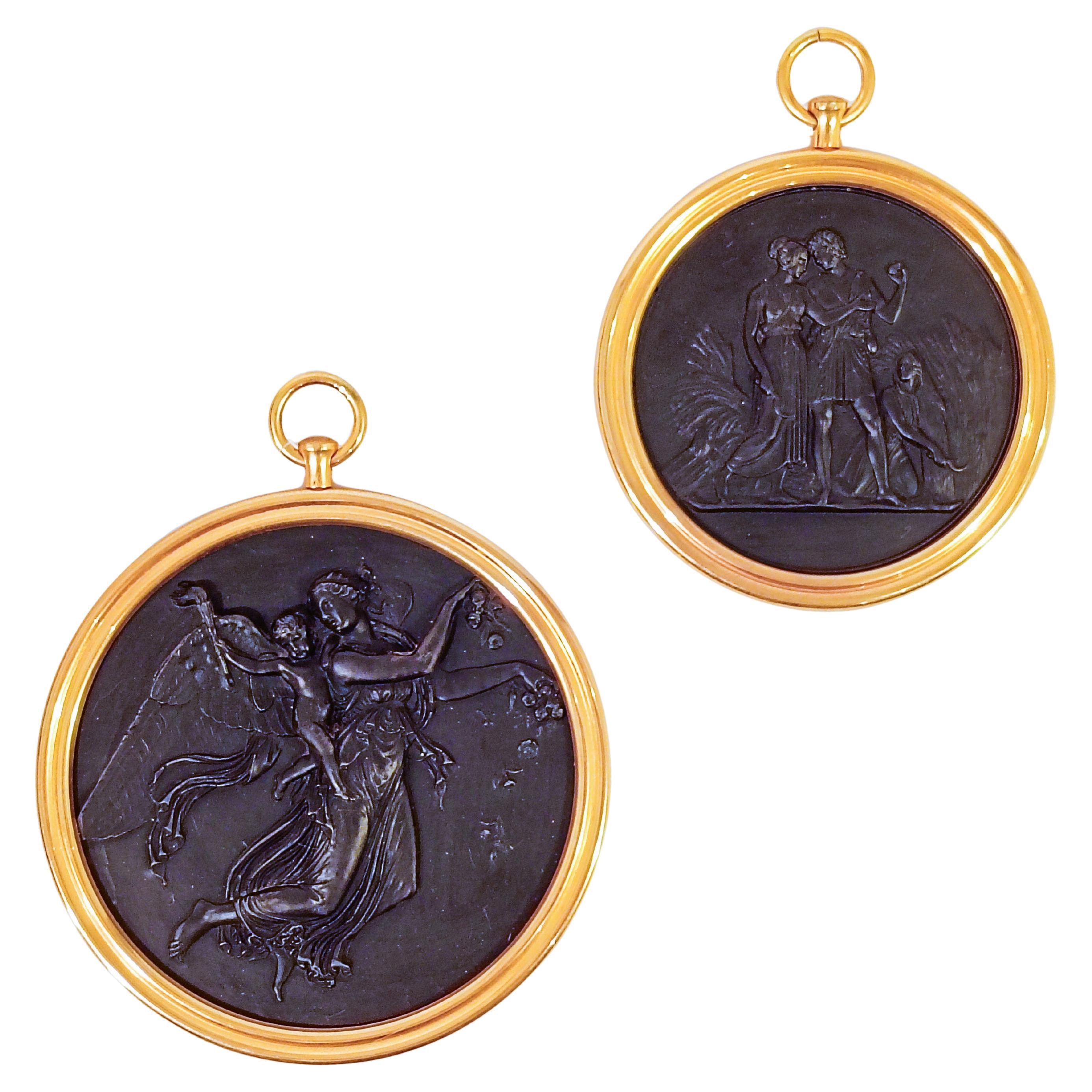 Grand Tour. Paire de reliefs de style néoclassique, Italie, années 1950