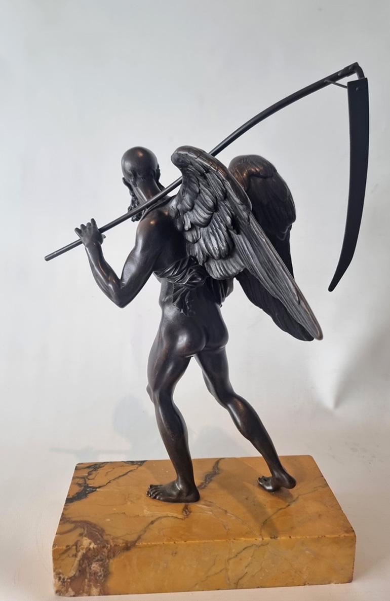 Metà XIX secolo Grand tour Patinated bronze figure of Chronos, Father Time on Sienna marble base in vendita
