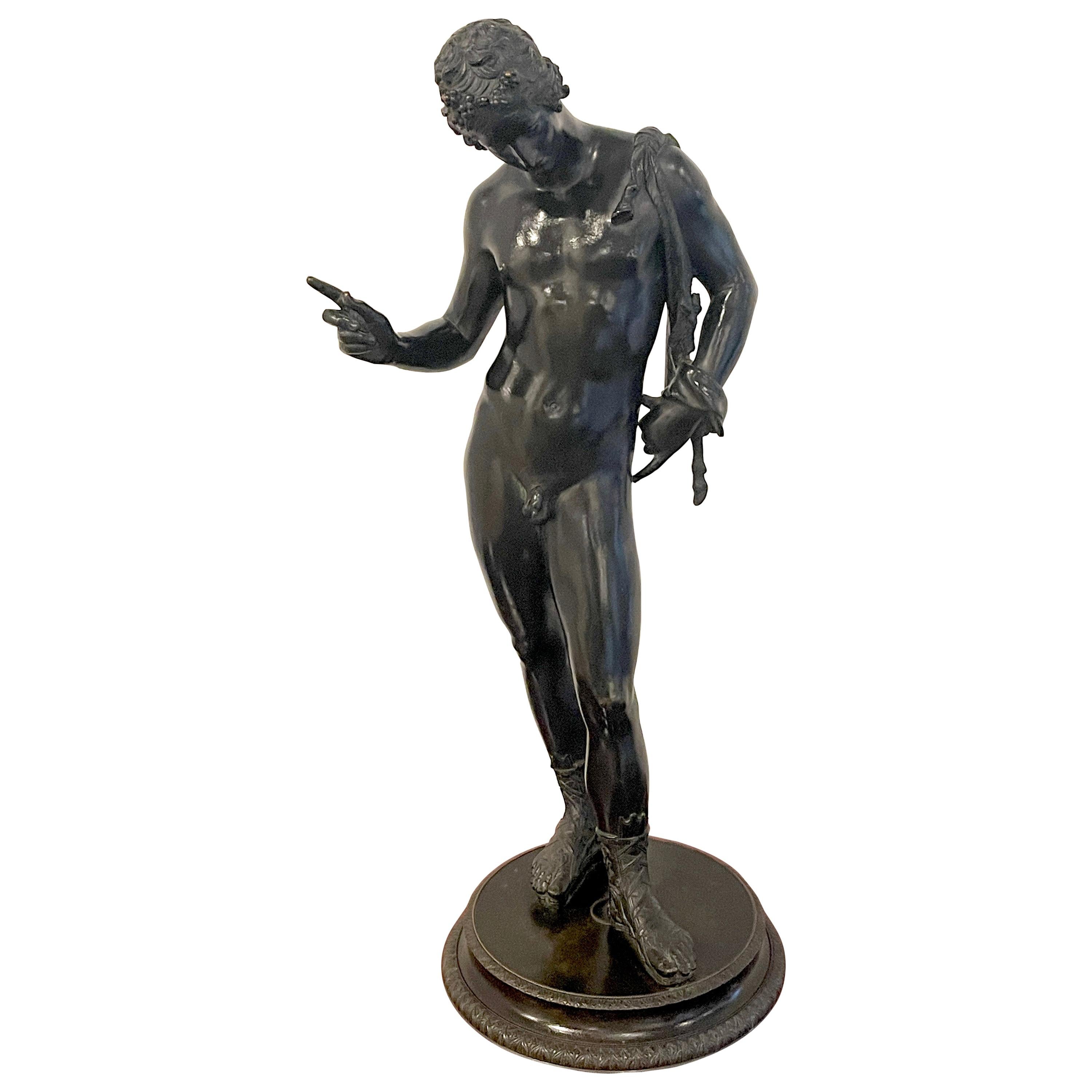 Figure de Narcisse en bronze patiné Grand Tour, signée M. Amodio Napoli