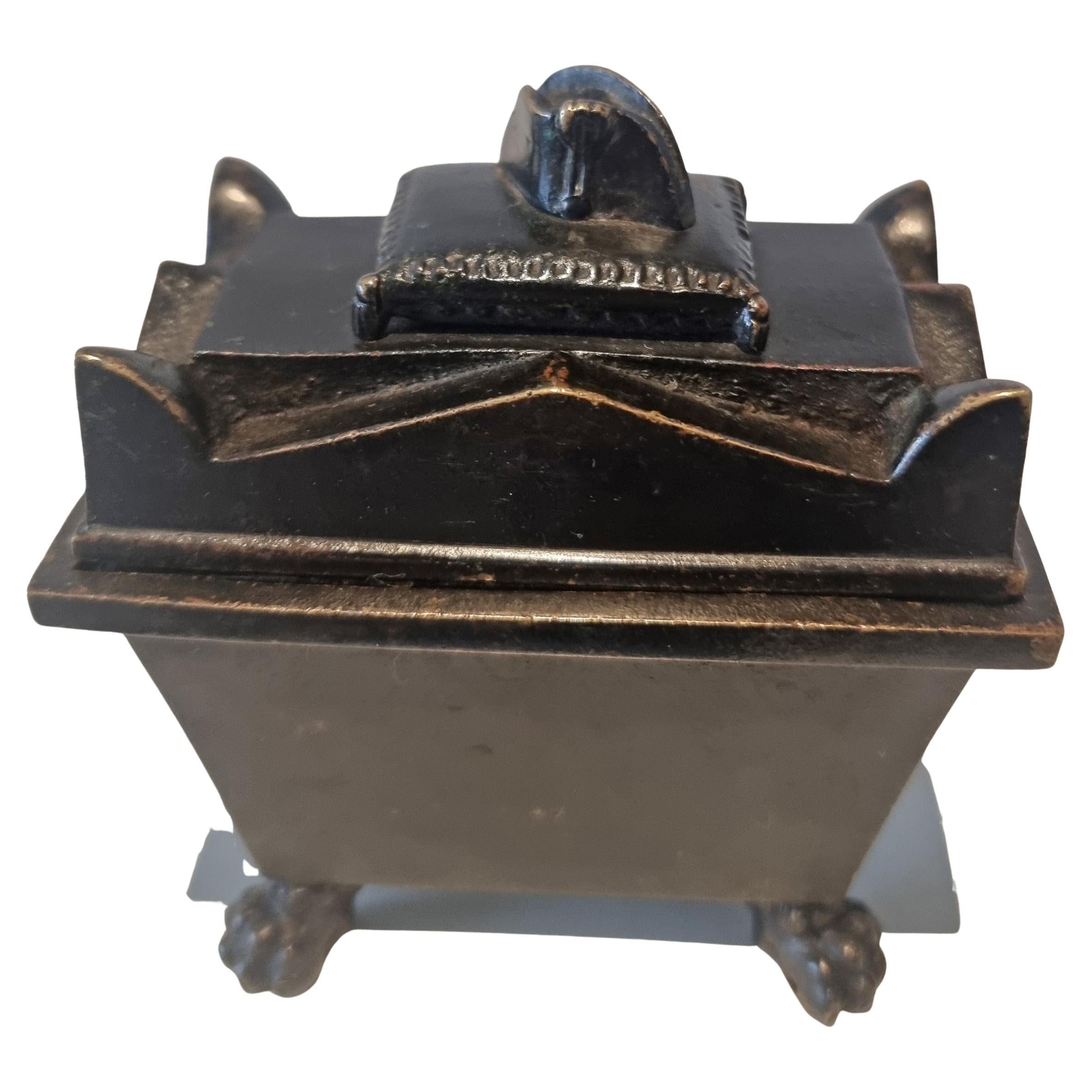 Grand Tour Modèle en bronze patiné du tombeau de Napoléon en vente