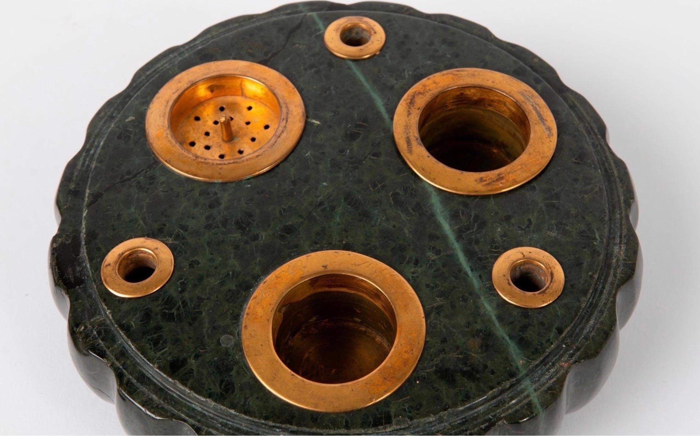 Grand Tour Serpentine Inkwell and Cover Inset with 7 Lava Stone Cameos, 19th C For Sale 1