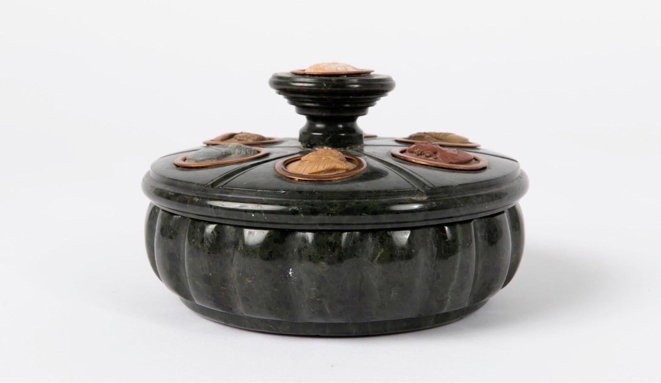 Grand Tour Serpentine Inkwell and Cover Inset with 7 Lava Stone Cameos, 19th C For Sale 2