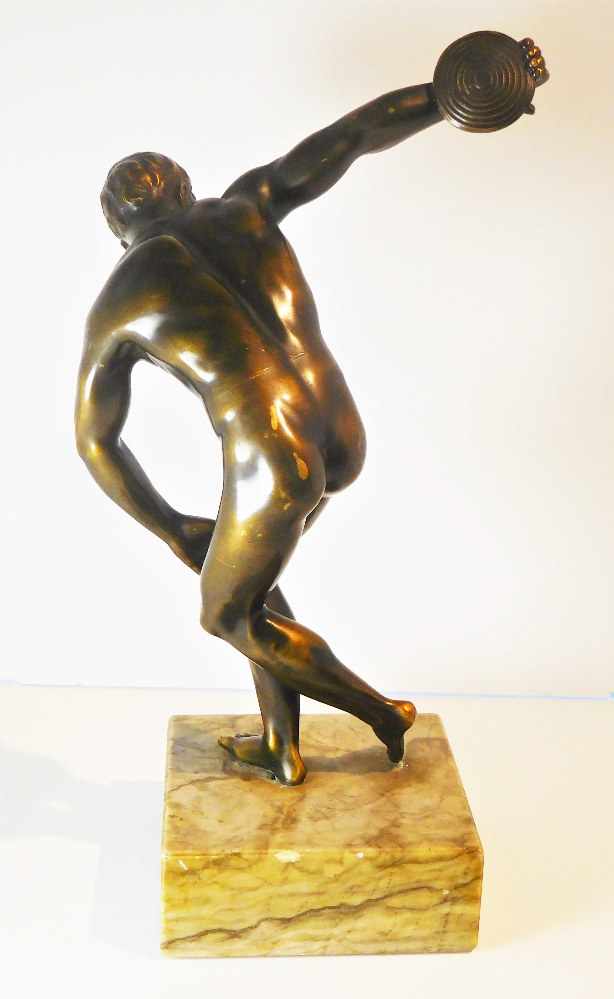 Grand Tour Souvenir Bronze Figure of Discobolus, After the Antique by Myron In Good Condition For Sale In Quechee, VT