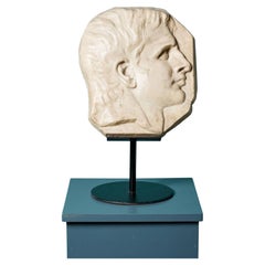 Gran Relieve Estatuario de Mármol de un Emperador Romano