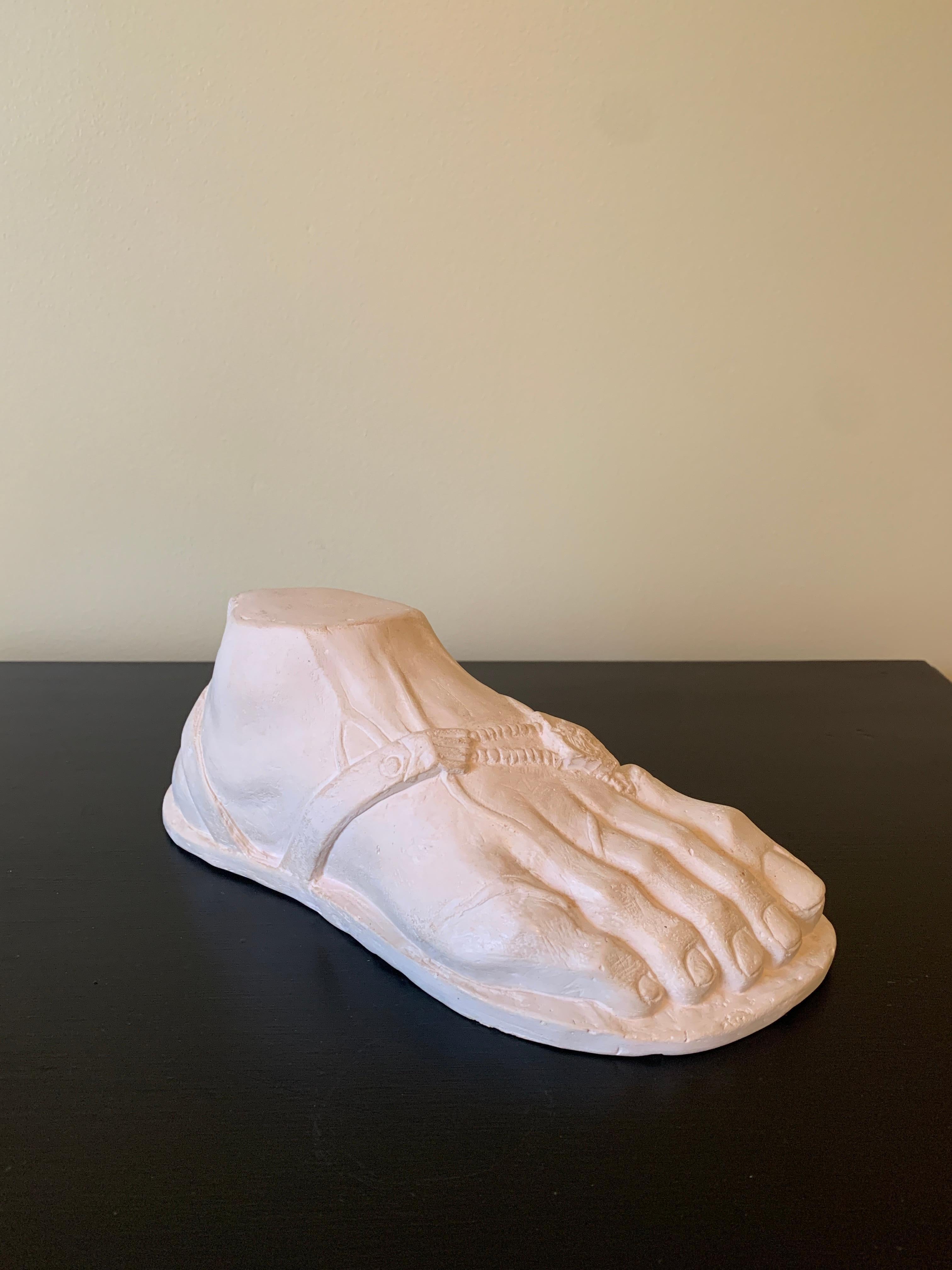A gorgeous Grand Tour style cast plaster sculpture of an Ancient Greek or Roman foot

Turkey, Early 21st Century

Measures: 11.13