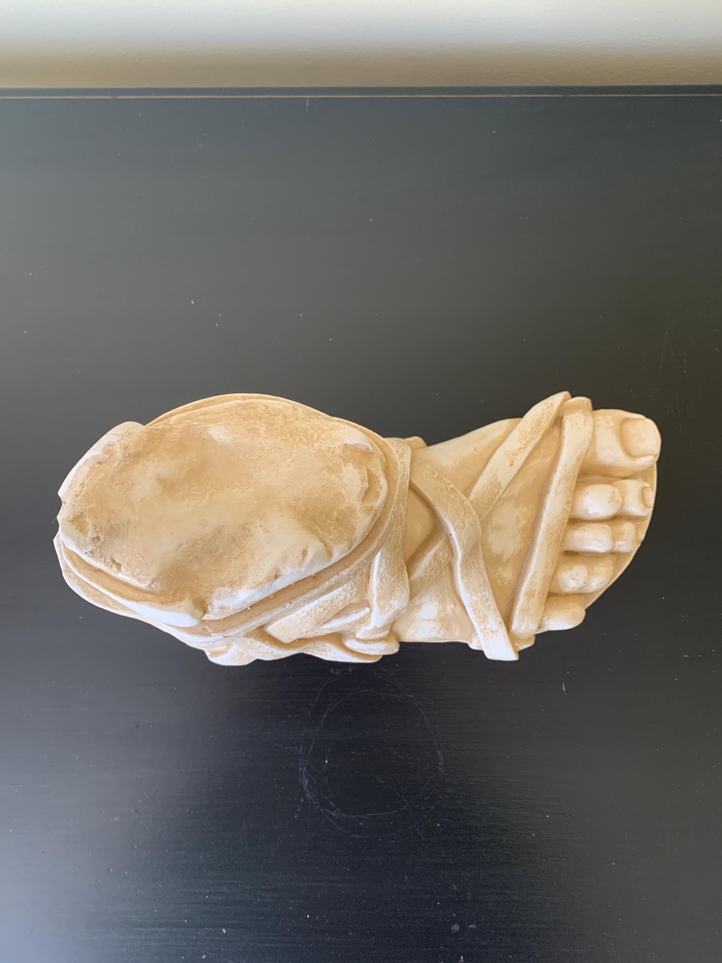 Sculpture de pied en plâtre grec ou romain de style Grand Tour en vente 2