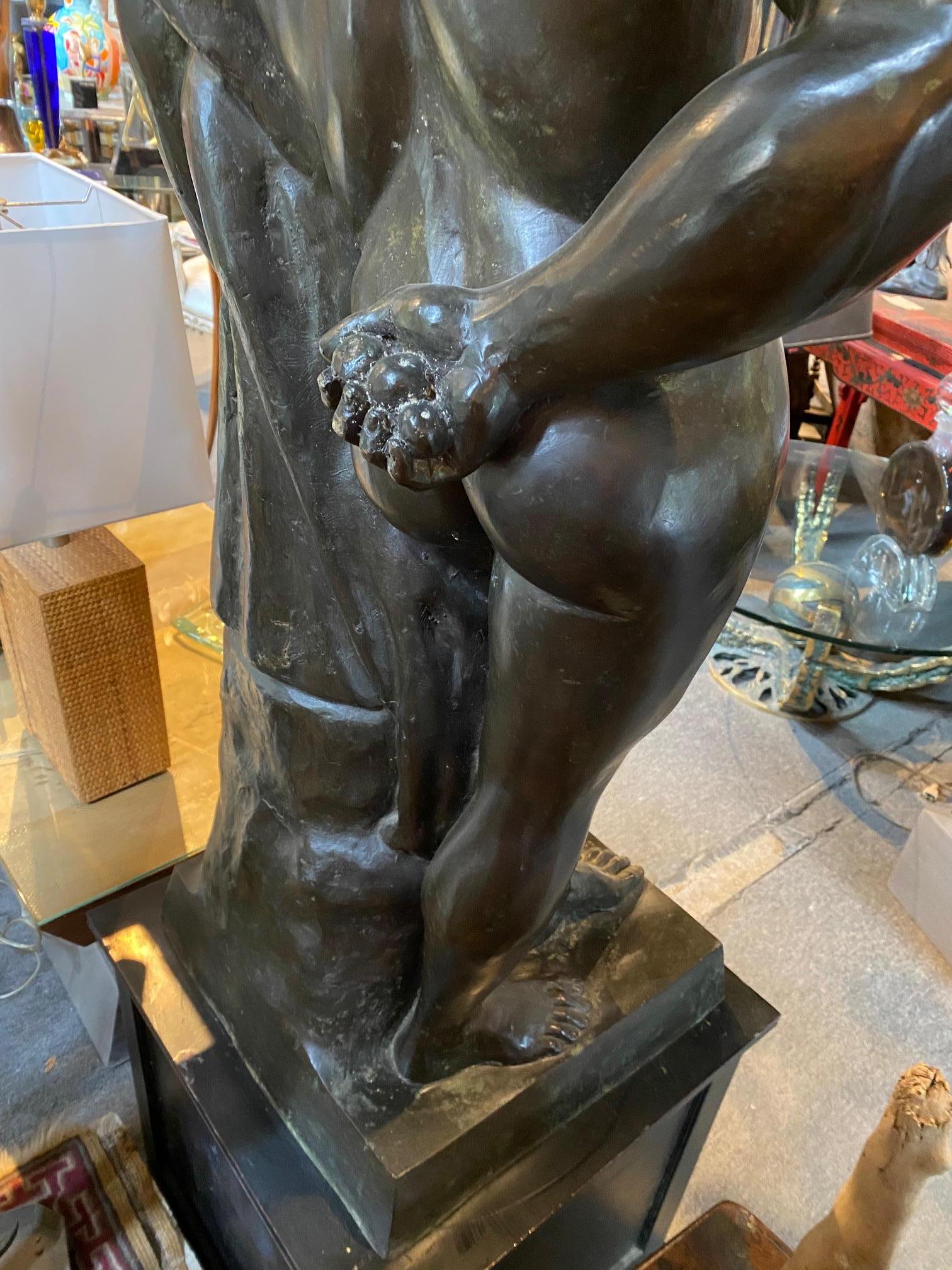 Grand modèle en bronze du Grand Tour  Farnese Hercule en vente 3