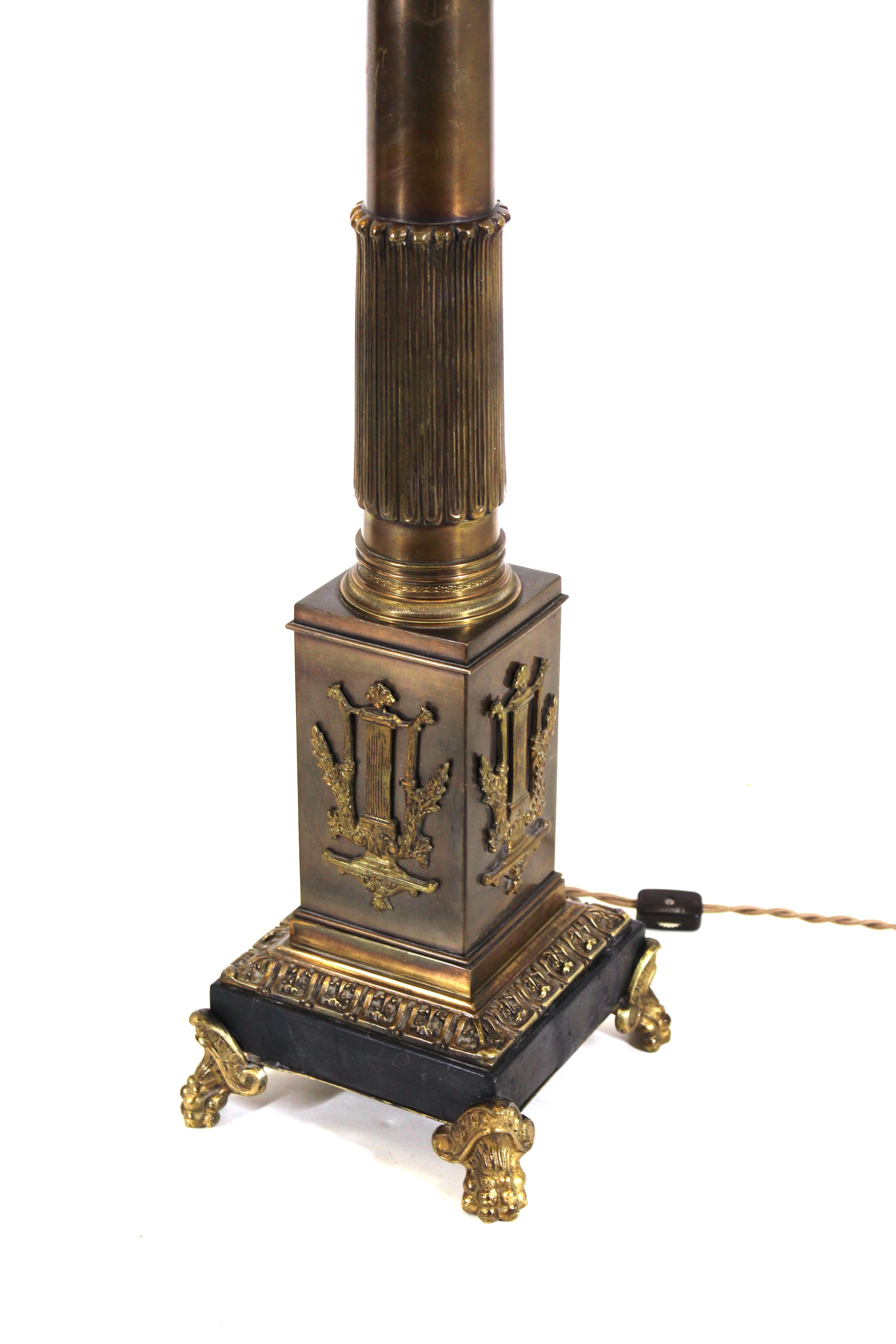 Bronze Lampe de table néolcassique en bronze de style Grand Tour en vente