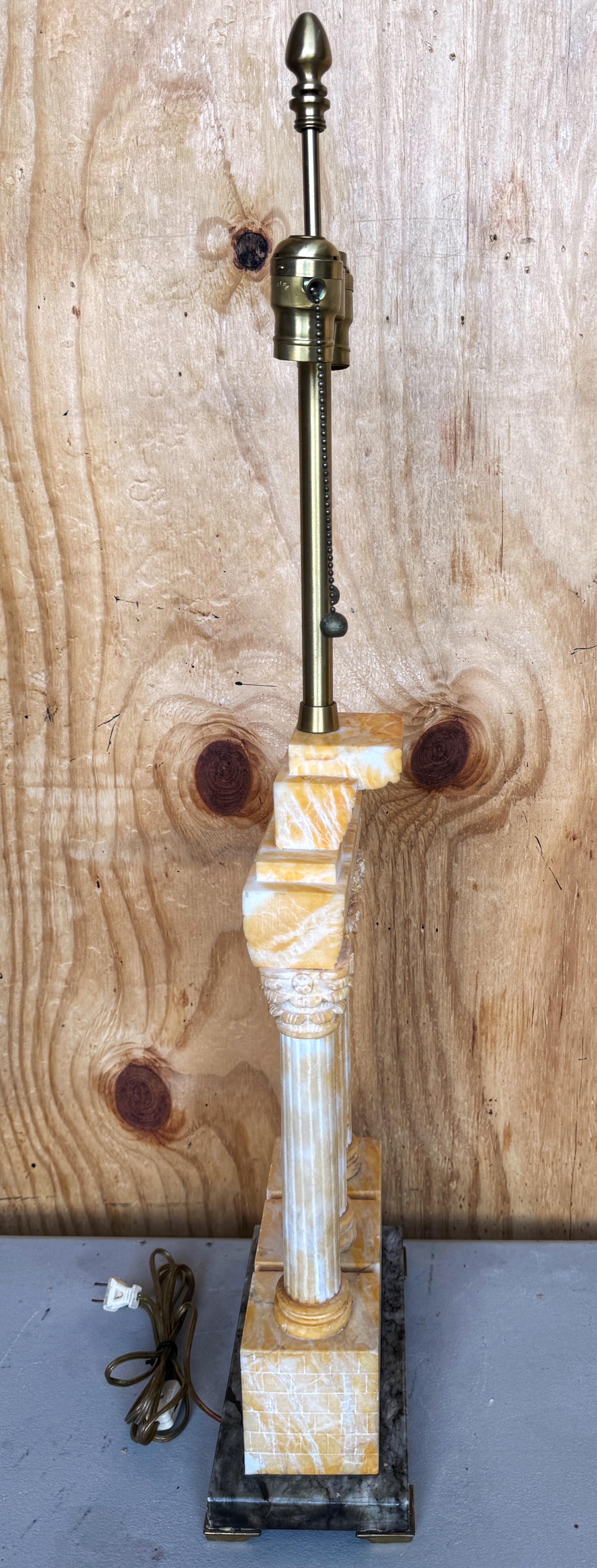 Siena-Marmor Modell Tempel von Castor & Pollux im Grand Tour-Stil, jetzt als Lampe (Italienisch) im Angebot