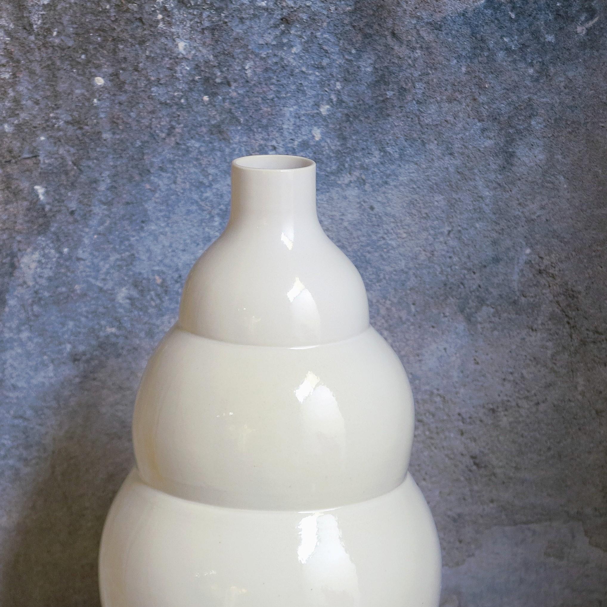 Modern Grand Vase Blanc by Cica Gomez For Sale