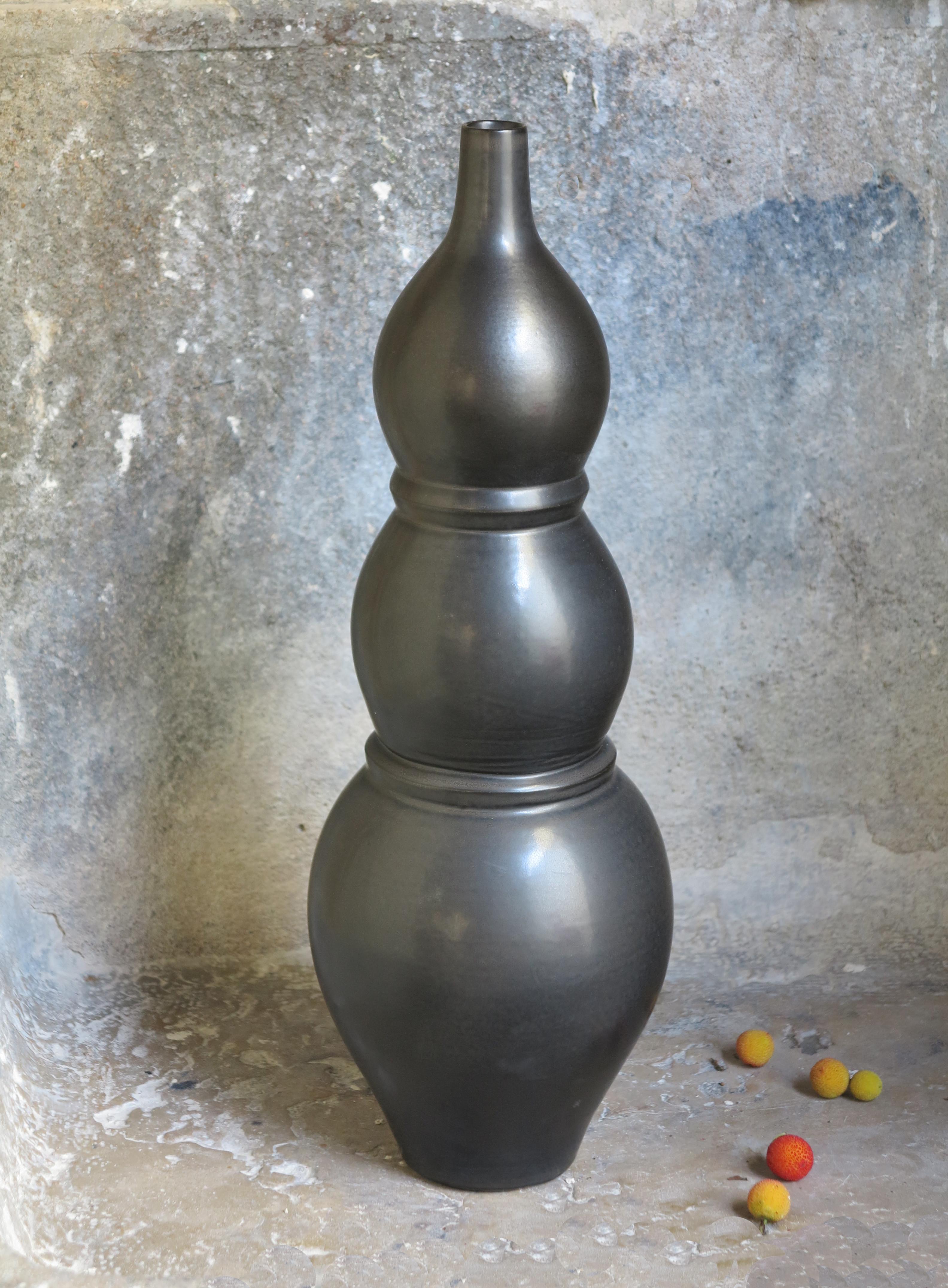 French Grand Vase Noir by Cica Gomez For Sale