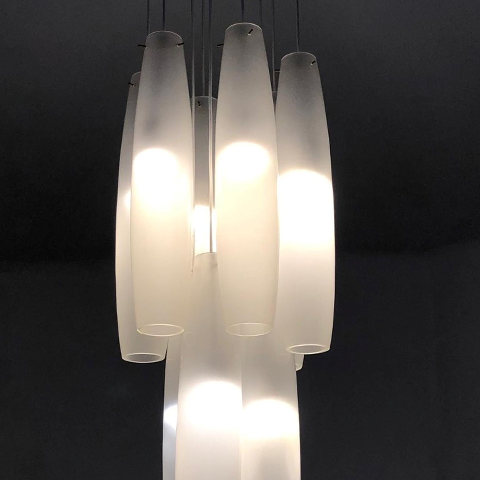 Grand White Murano Glass Chandalier Attributed to Alessandro Pianon, Italy 1960s In Good Condition For Sale In BUDAPEST, HU