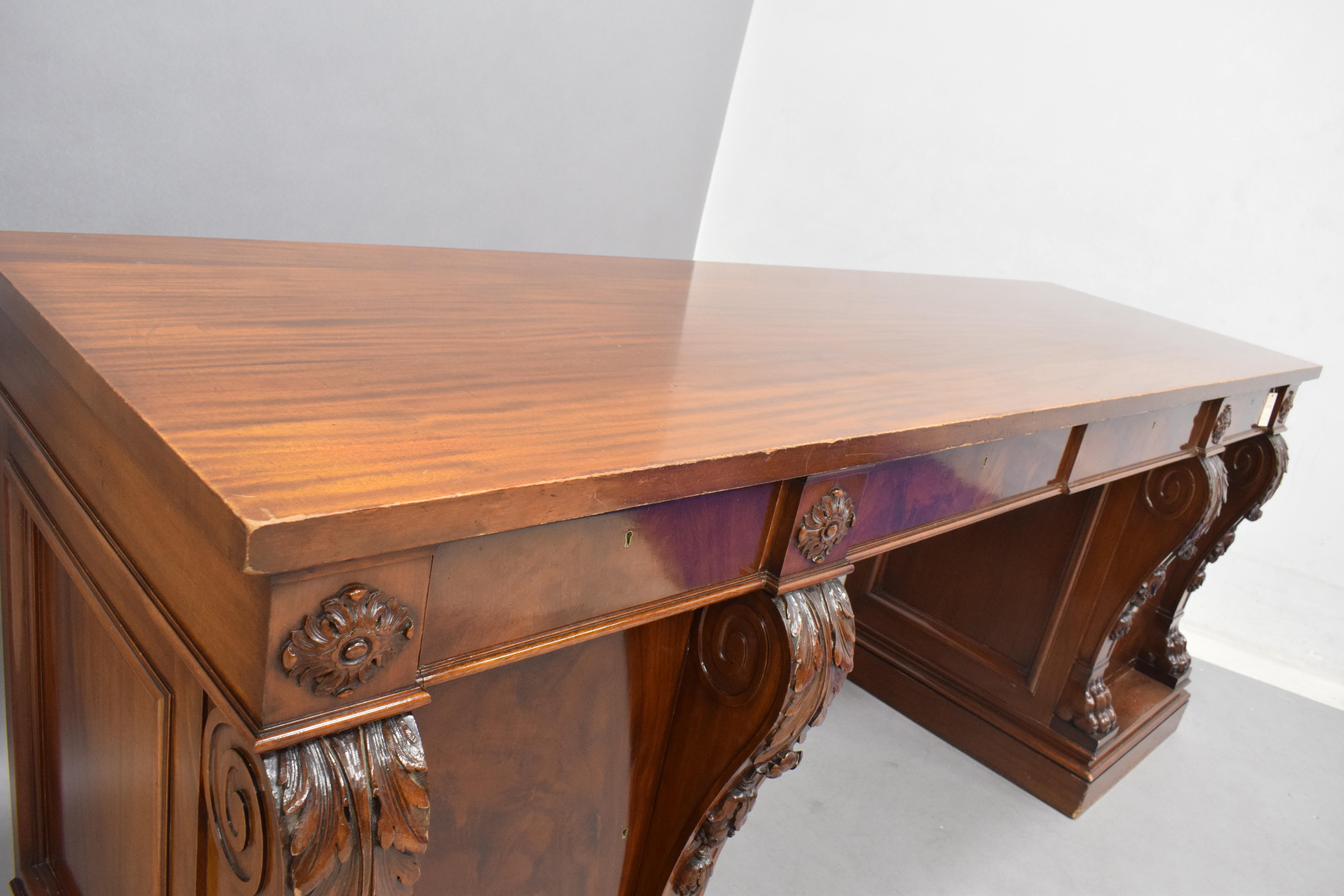 Grand William IV Carved Mahogany Sideboard or Desk In Excellent Condition For Sale In LOS ANGELES, CA