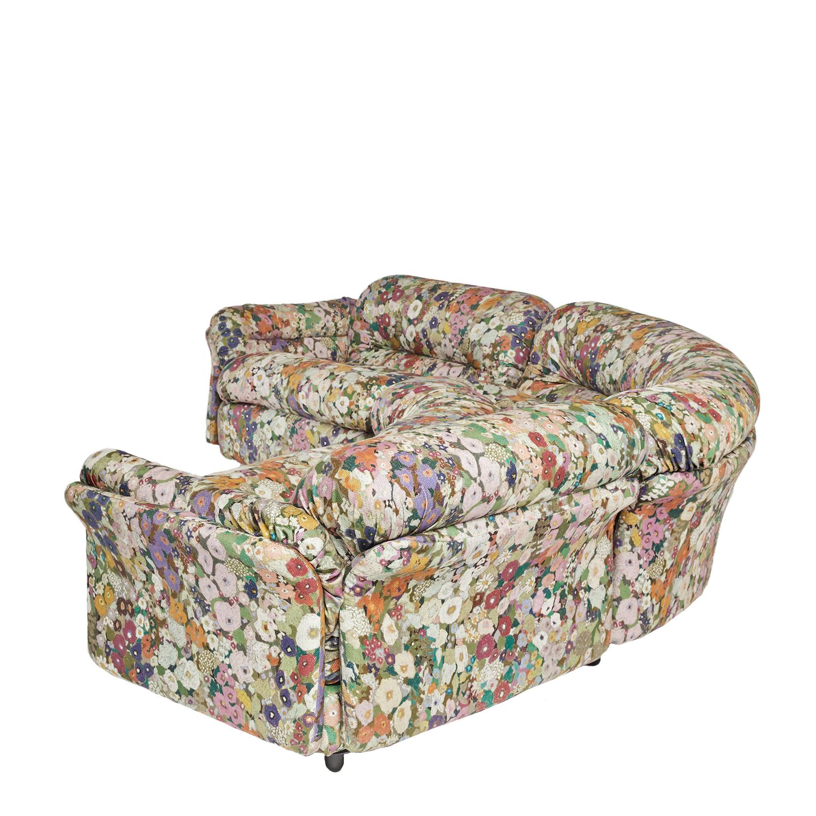Rest upon a bed of wildflowers with the Grandangolo sofa. An icon of postmodern design, this 1960s modular piece by Titiana Ammannati & Giampiero Vitelli for Rossi Di Albizzate has been reupholstered in the spring florals of House of Hackney’s