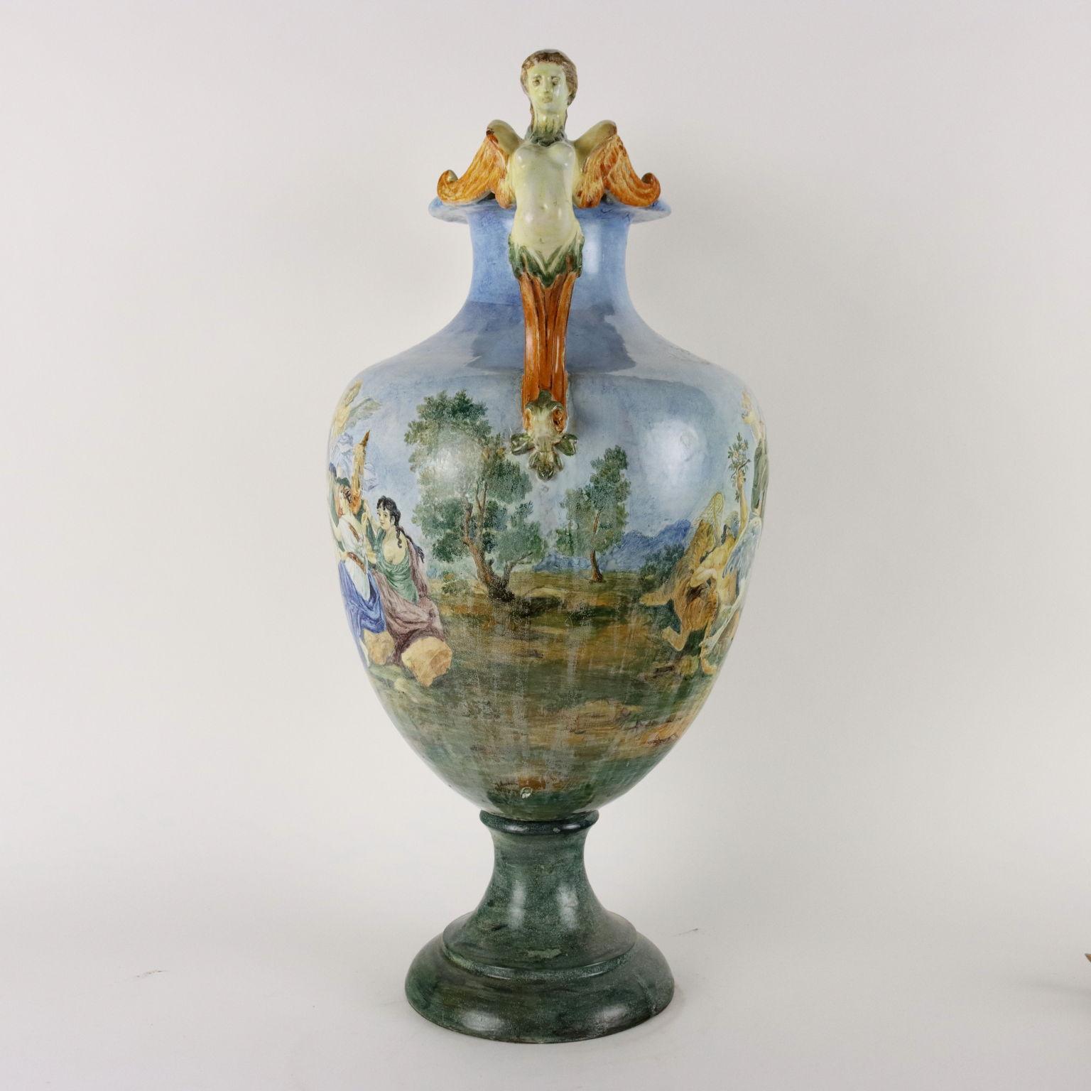 Gran ánfora en Maiolica Fabricación Castelli Italia Principios del siglo XX en venta 1