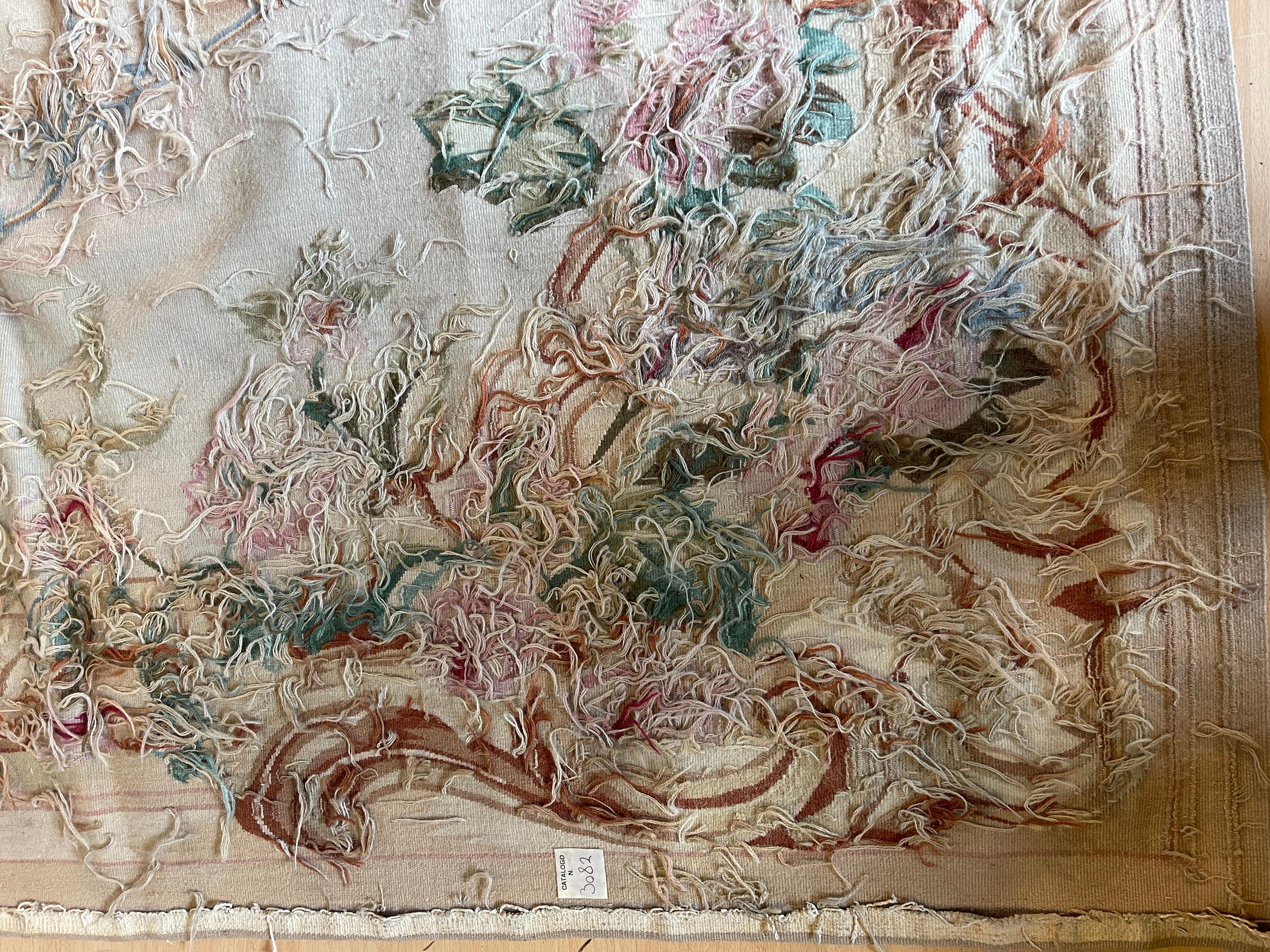 Grande arazzo floreale antico francese del XVIII secolo (18th Century and Earlier) im Angebot