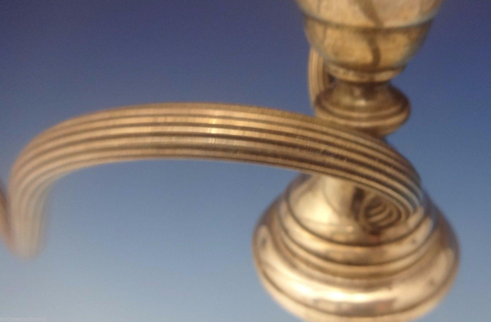 Candélabre à 3 lumières en argent sterling Grande Baroque de Wallace n° 4101 Excellent état à Big Bend, WI