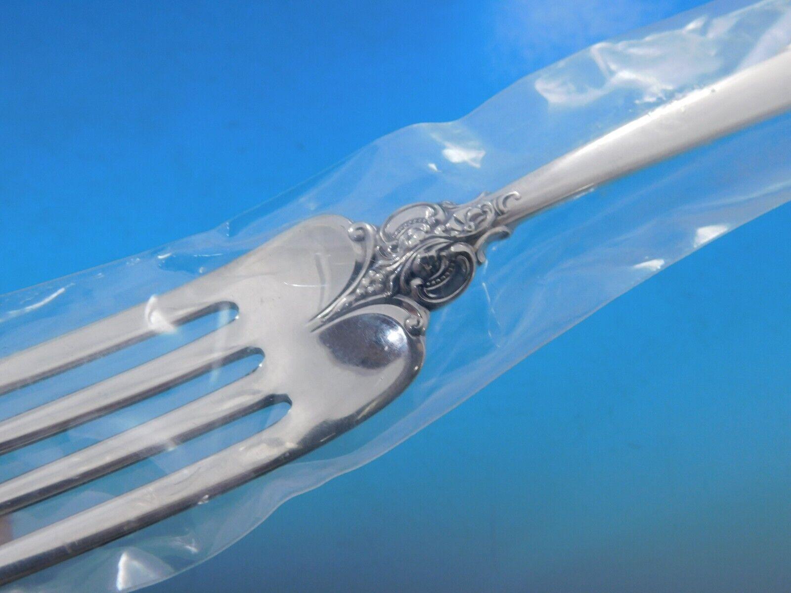 Argent sterling Service de couverts en argent sterling Grande Baroque par Wallace, 64 pièces, neuf en vente