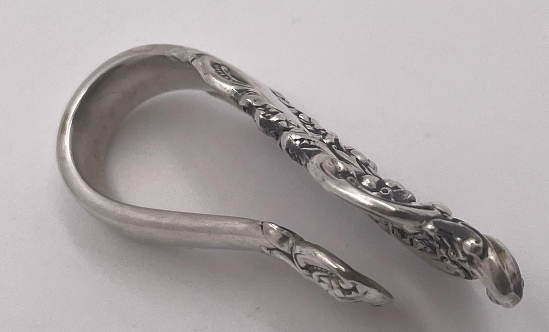 Grande Baroque Wallace Set of 12 Sterling Silver Napkin Clips In Good Condition For Sale In New York, NY
