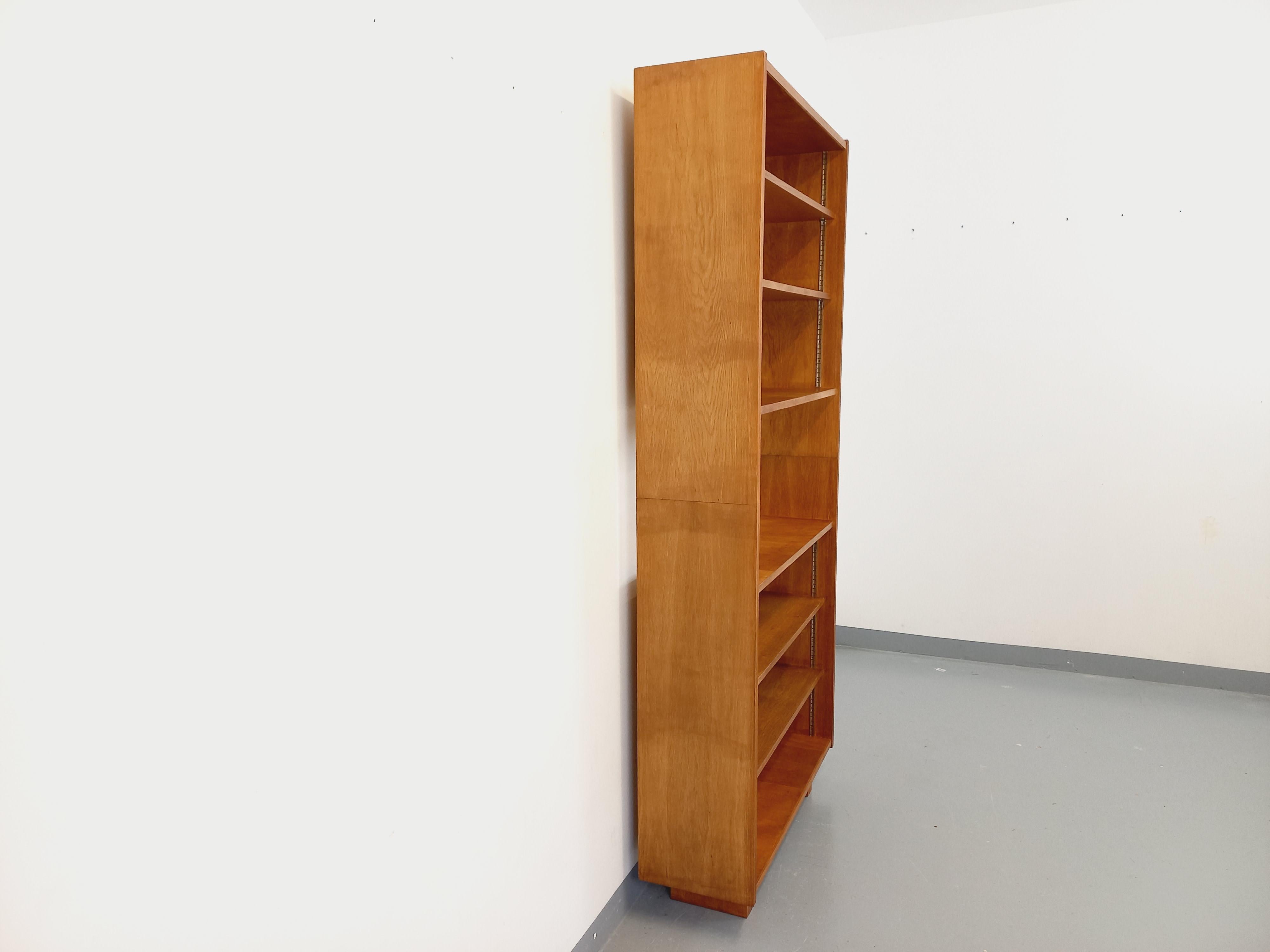 Grande bibliothèque étagère vintage en bois de chêne des années 50 60 in vendita 4