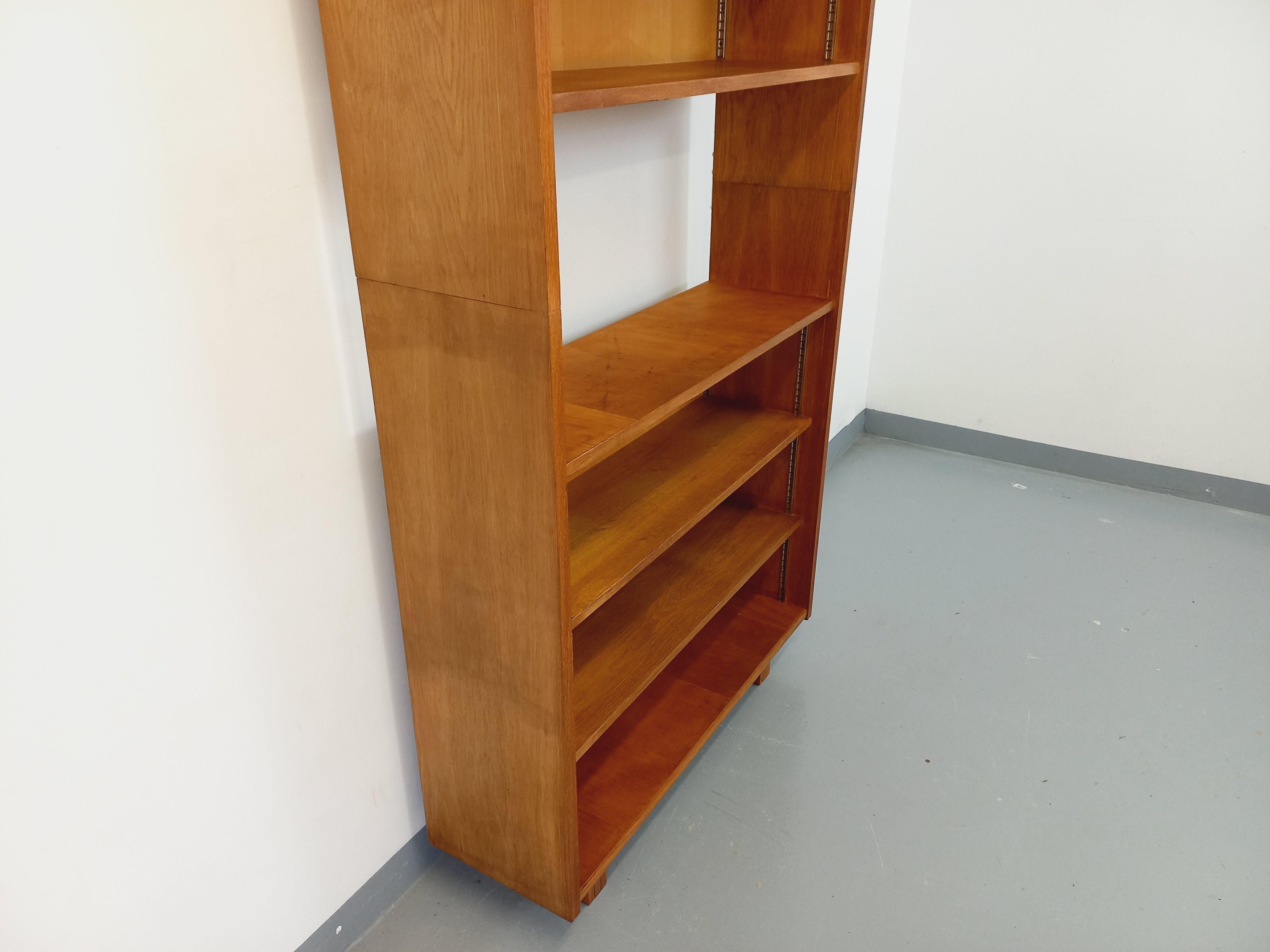 Grande bibliothèque étagère vintage en bois de chêne des années 50 60 in vendita 5