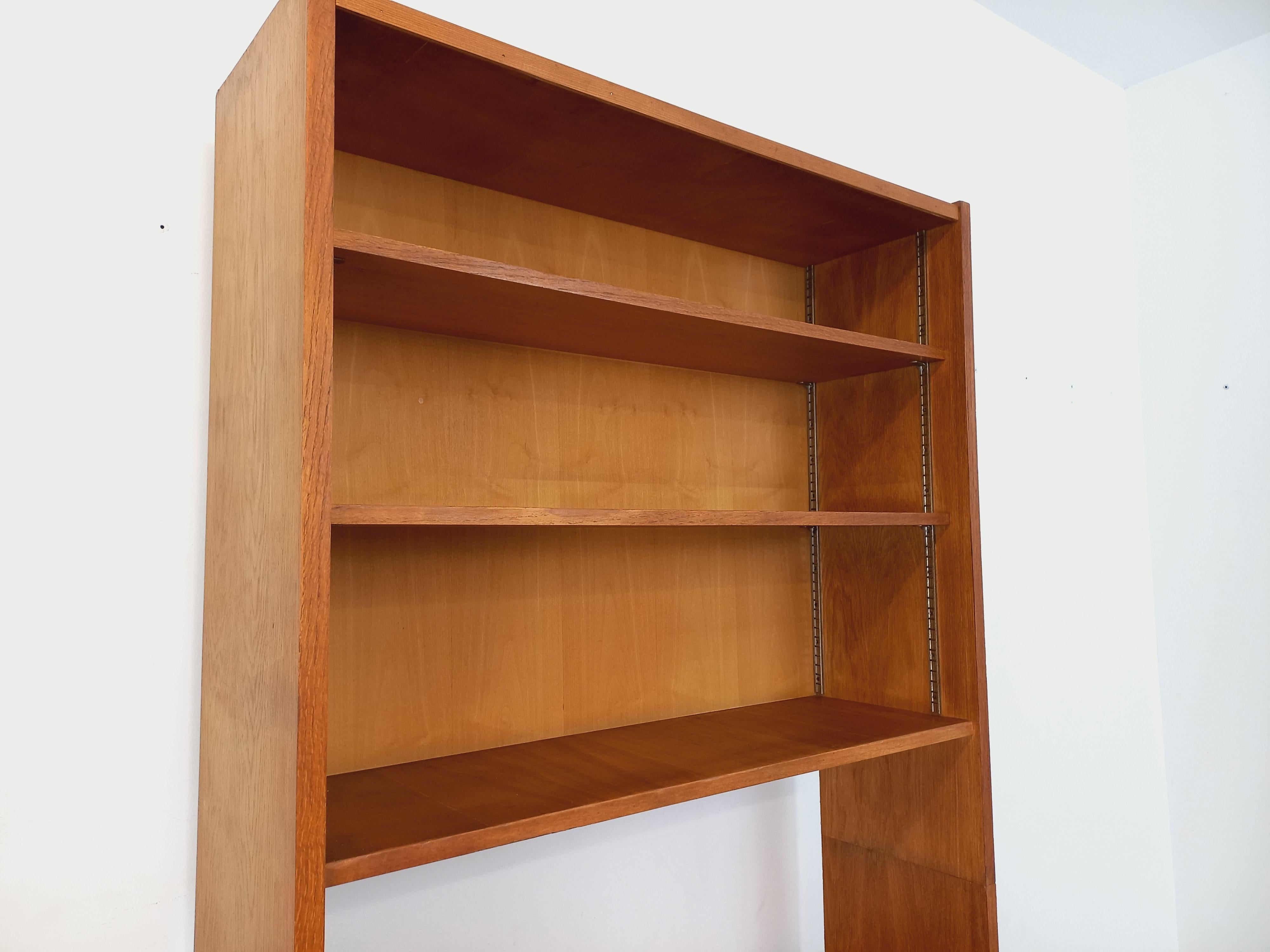 Grande bibliothèque étagère vintage en bois de chêne des années 50 60 in vendita 8