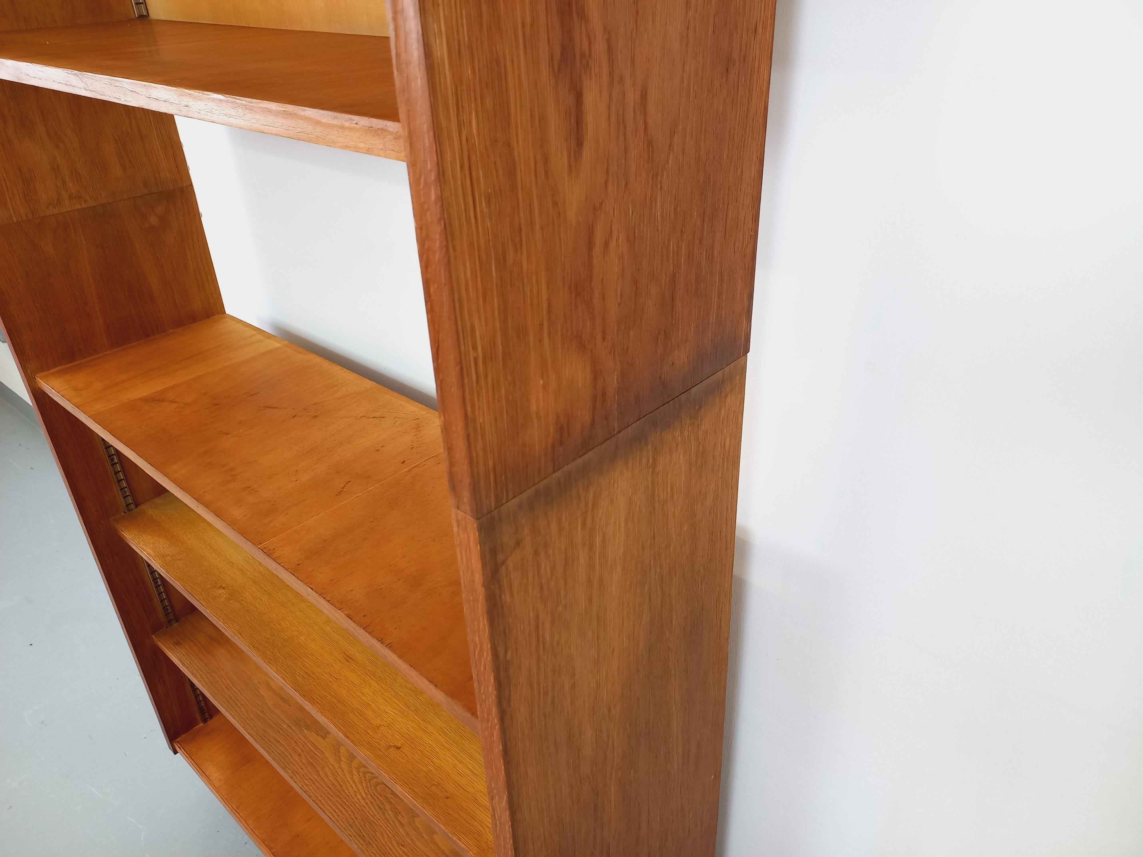 Grande bibliothèque étagère vintage en bois de chêne des années 50 60 in vendita 9