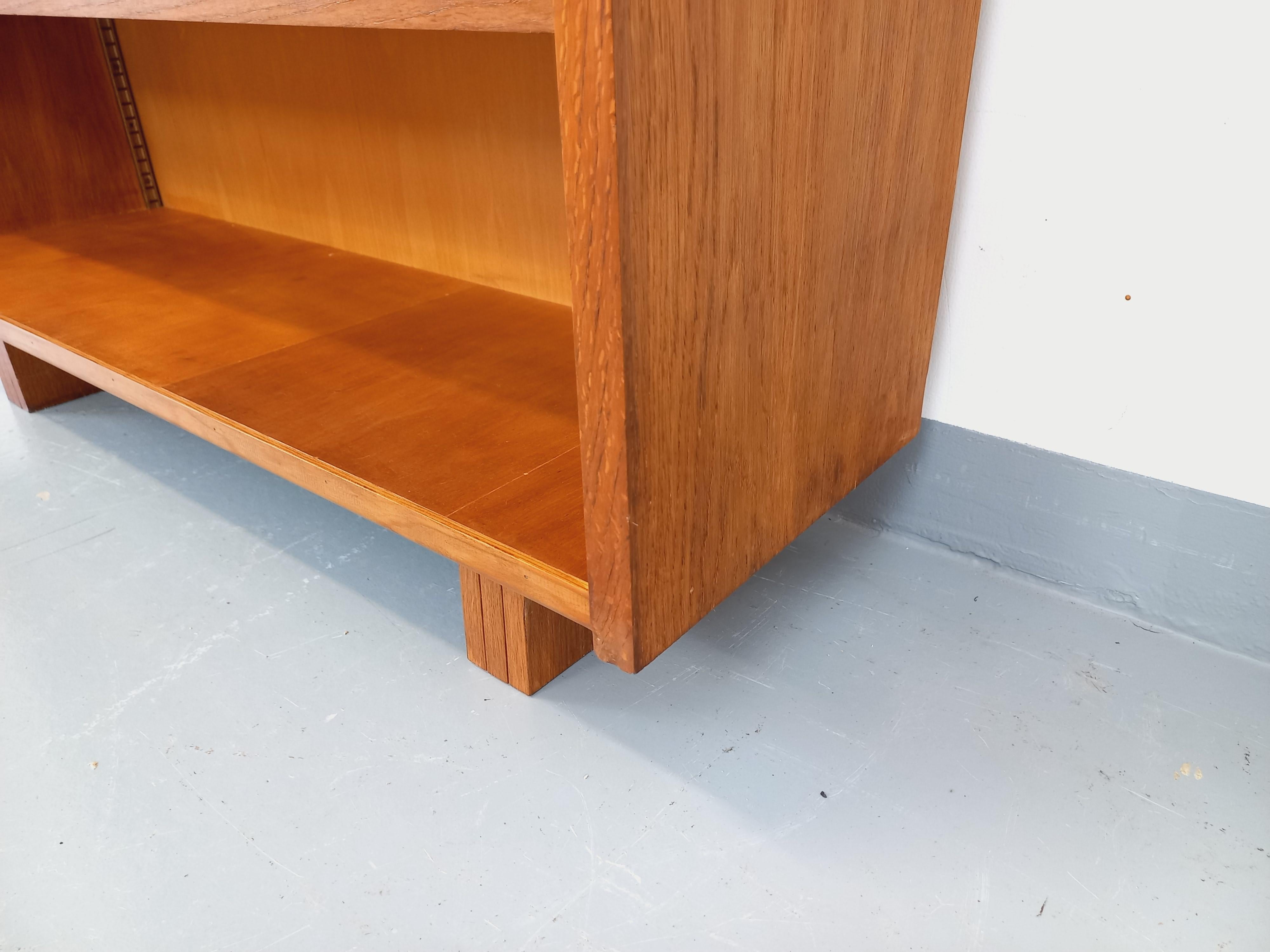 Grande bibliothèque étagère vintage en bois de chêne des années 50 60 in vendita 1