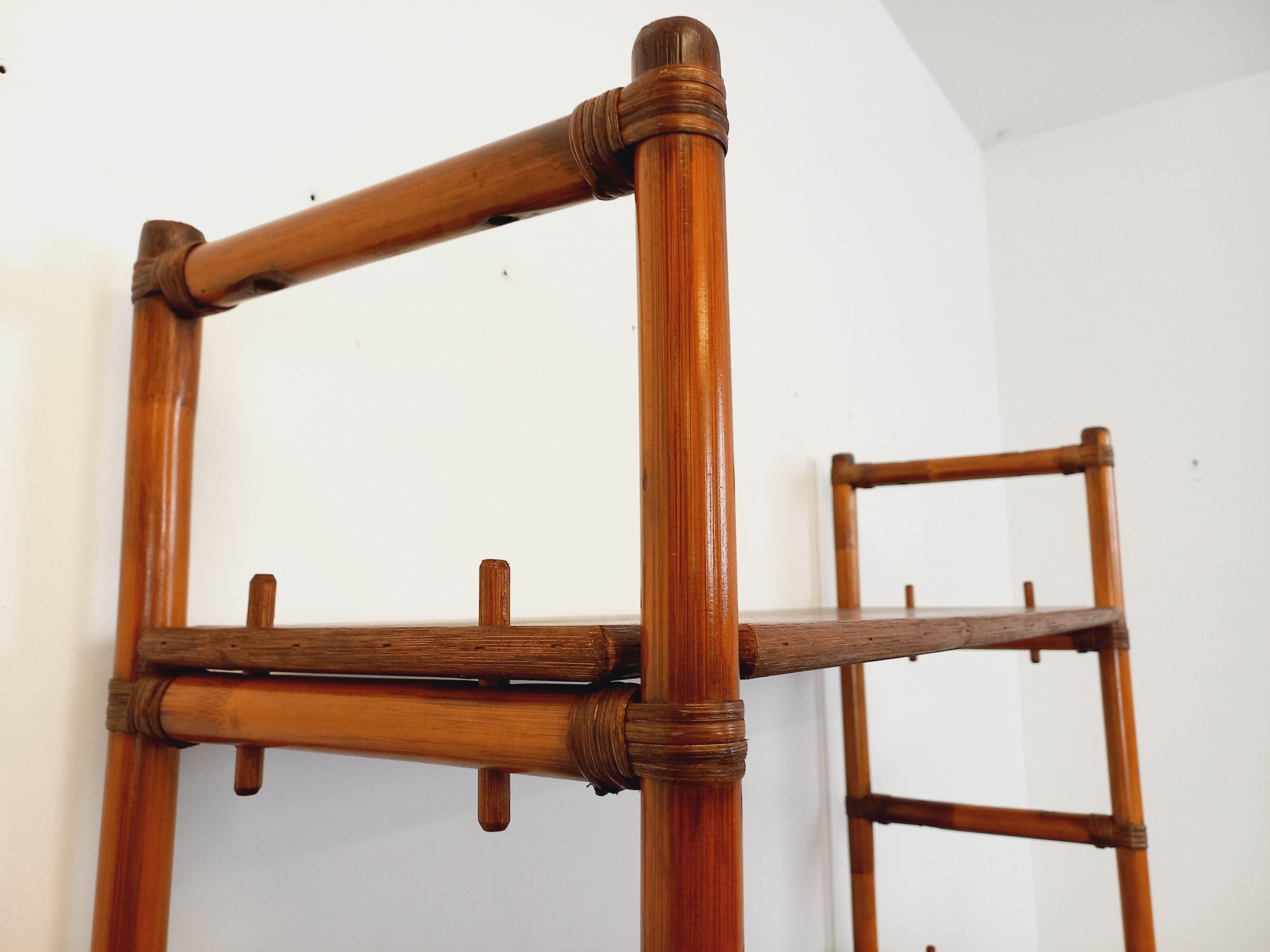 Grande bibliothèque étagère vintage en rotin, bois et cannage des années 70 in vendita 6