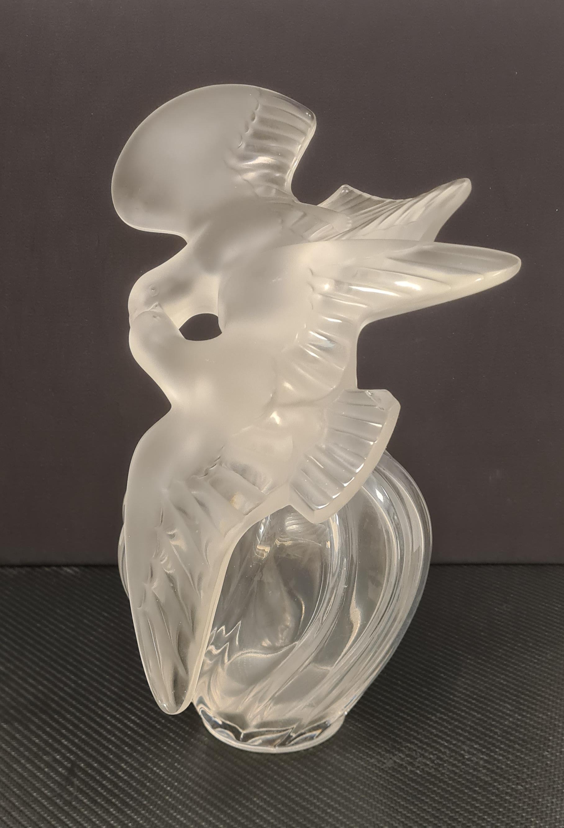 Großer Sammlerflakon aus Lalique-Glas für das Parfüm L'air du temps (French) im Angebot