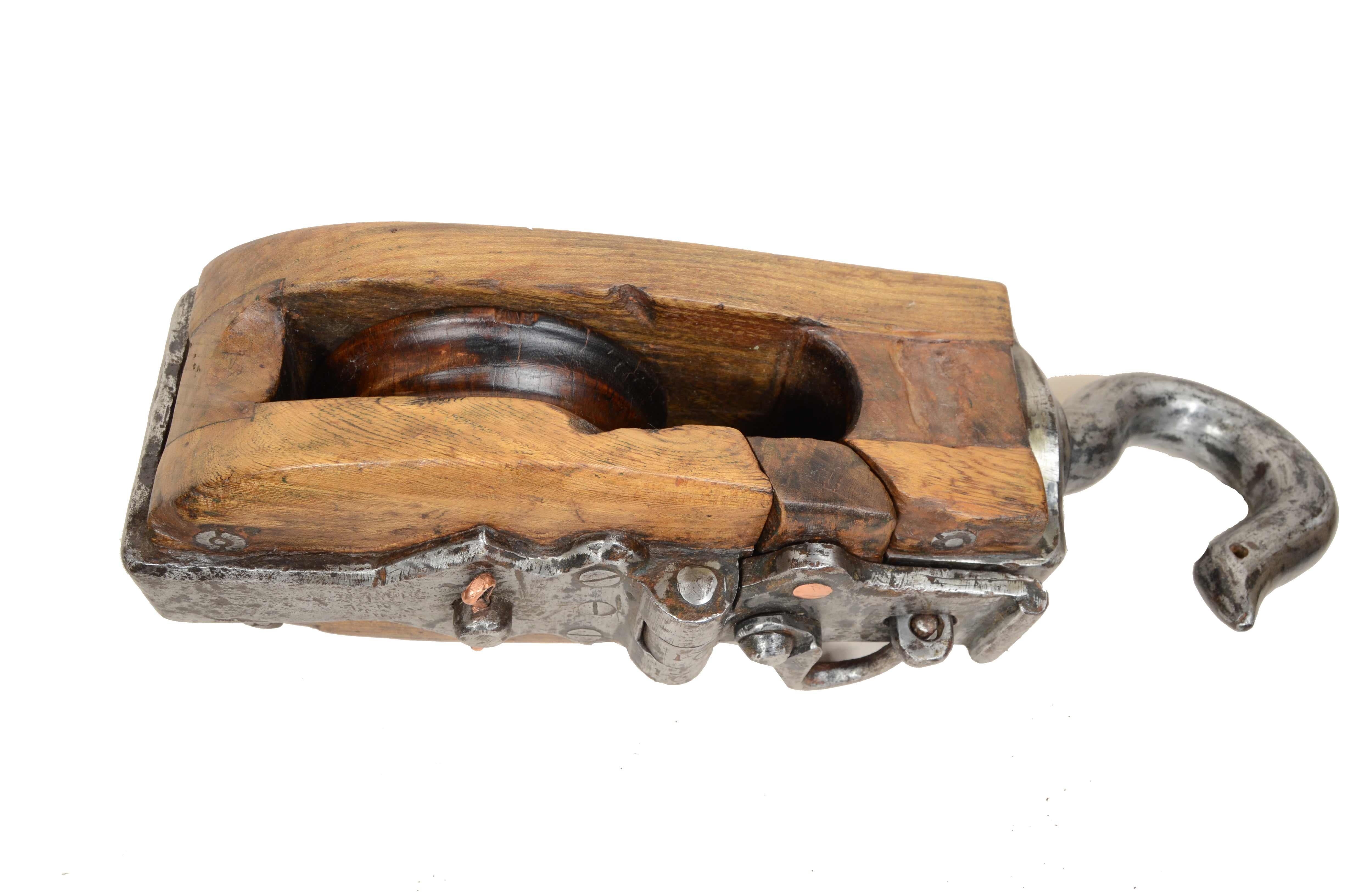 Grande bozzello en legno e acciaio con puleggia en legno duro. Inghilterra 1850 en vente 10