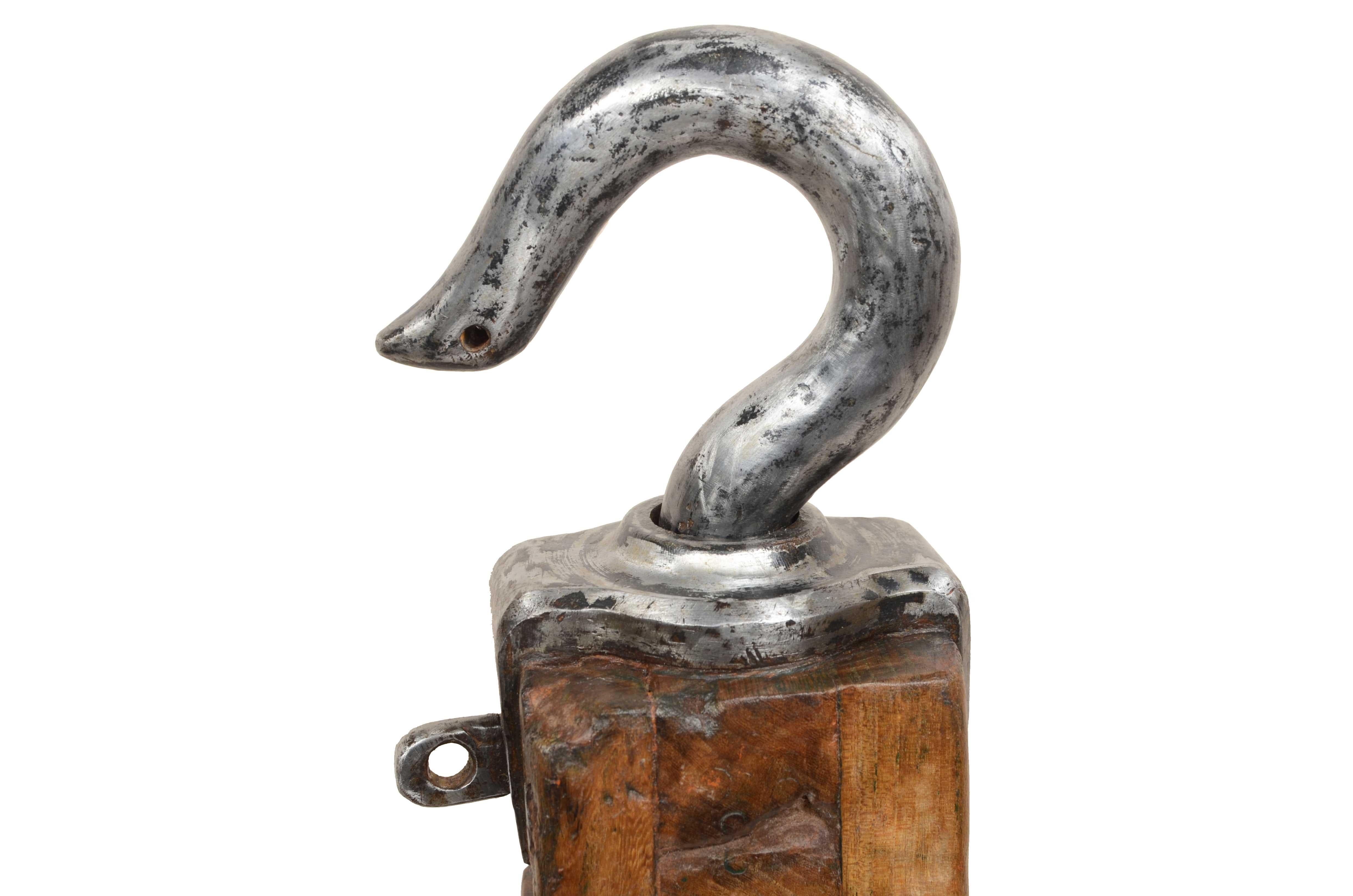 Grande bozzello en legno e acciaio con puleggia en legno duro. Inghilterra 1850 Bon état - En vente à Milan, IT