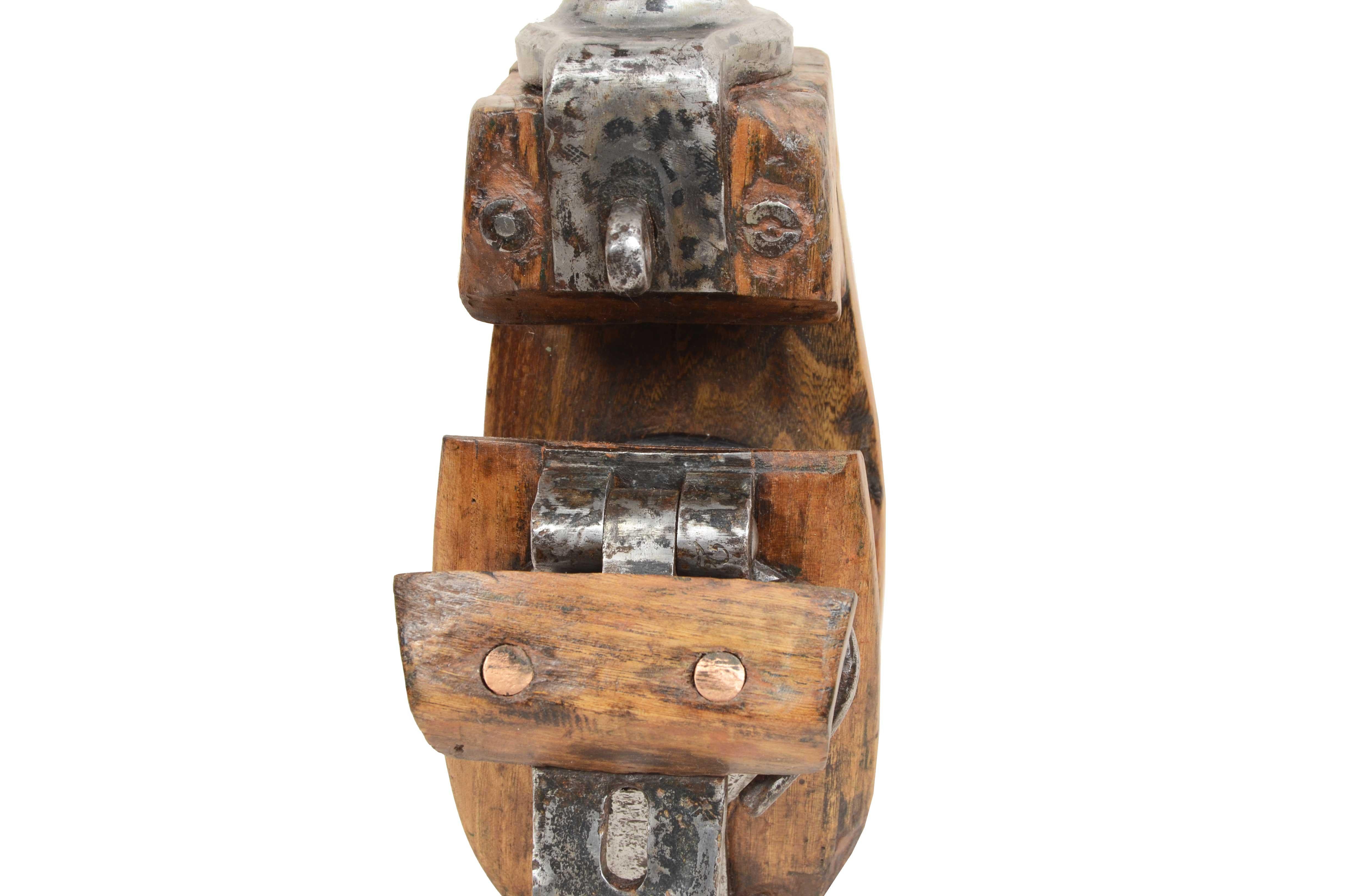 19th Century Grande bozzello en legno e acciaio con puleggia en legno duro. Inghilterra 1850 en vente