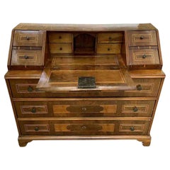 Grande Bureau Italiano in Noce Con Cassetti e Abattant 1750 CIRCA