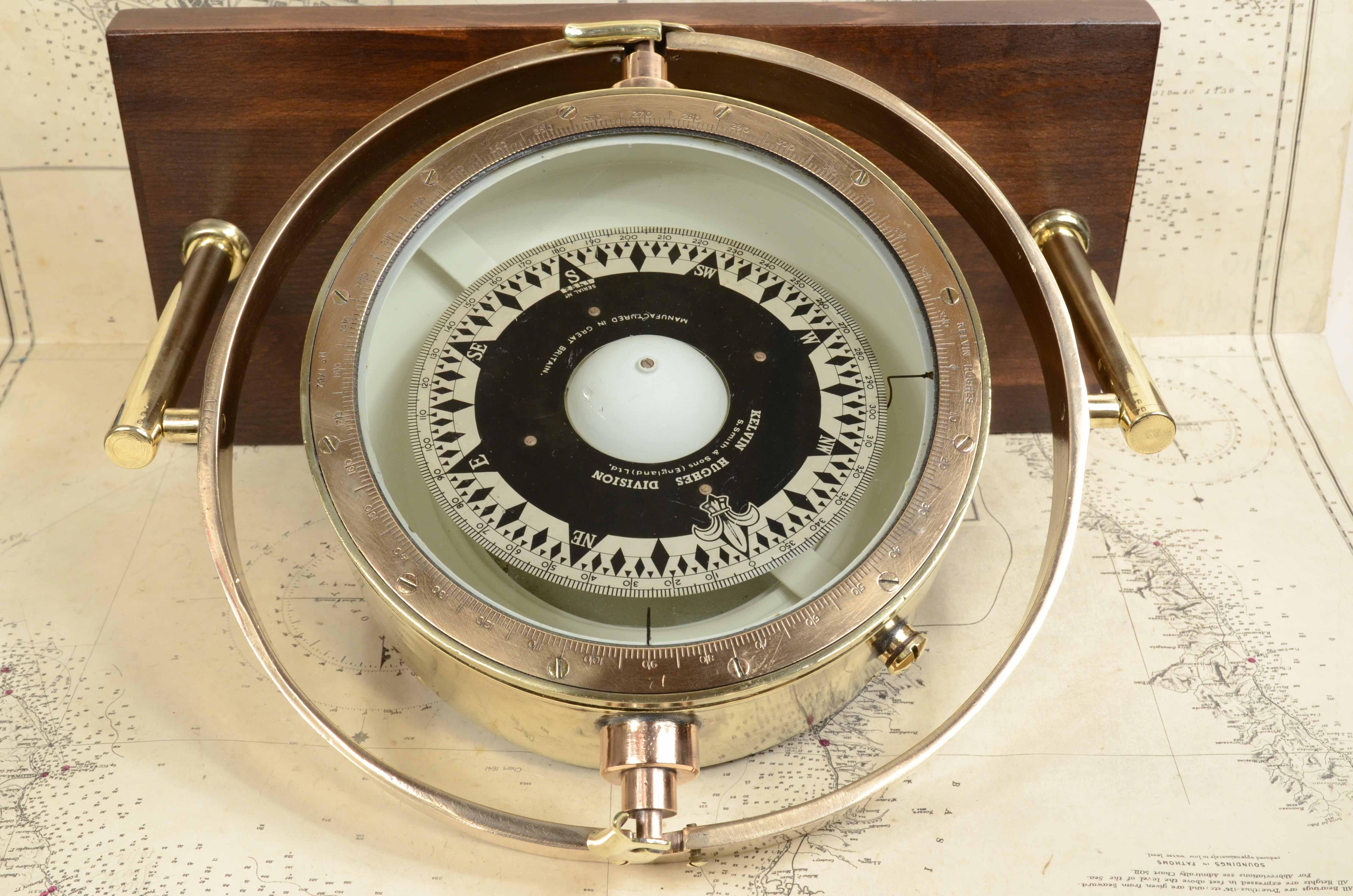 Large signed brass nautical magnetic compass  KELVIN HUGHES DIVISION 1940 For Sale 7